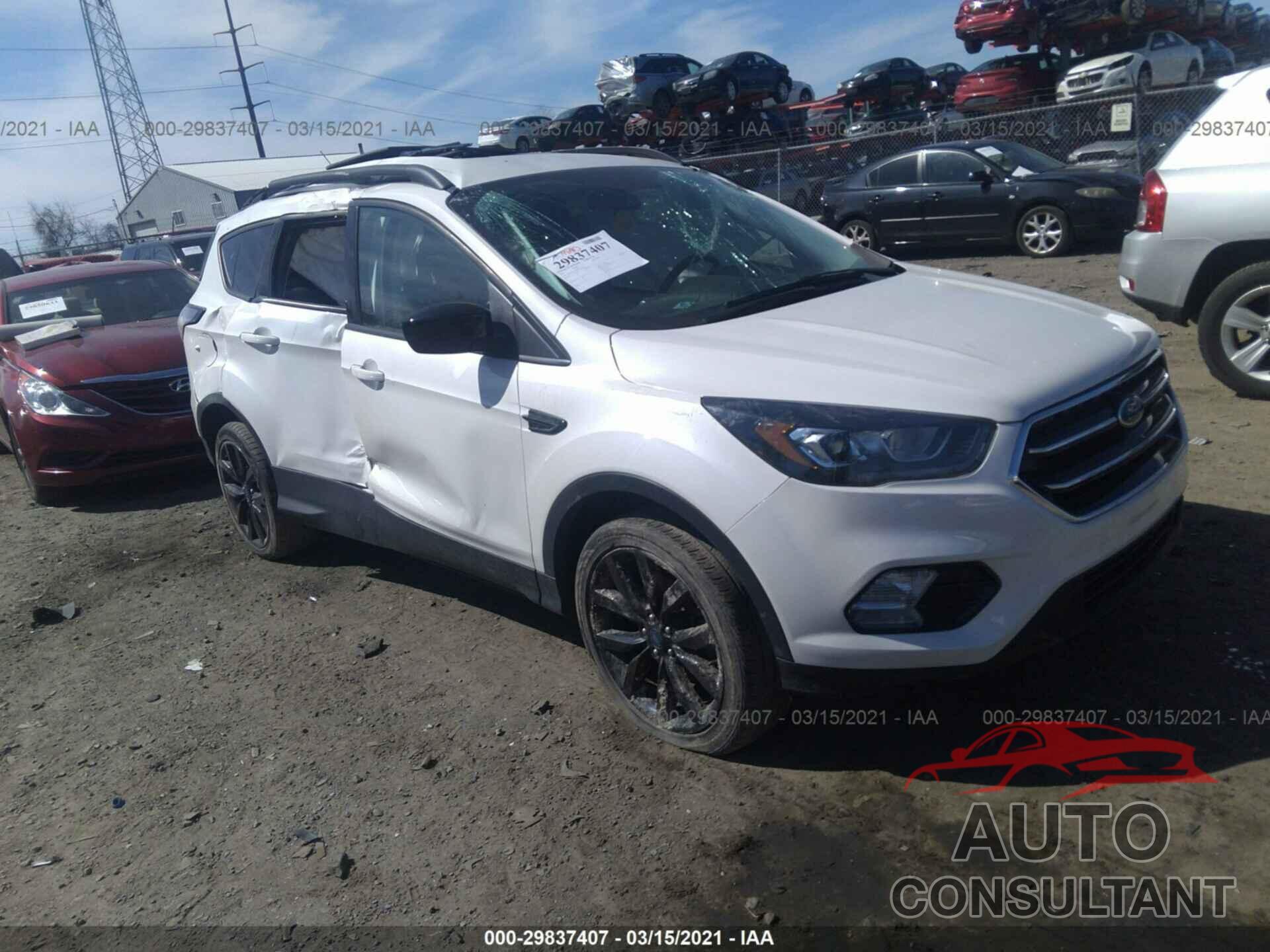 FORD ESCAPE 2017 - 1FMCU0GD7HUE12250