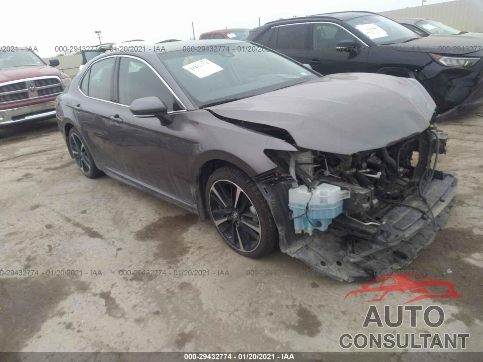 TOYOTA CAMRY 2018 - 4T1B61HK7JU055960