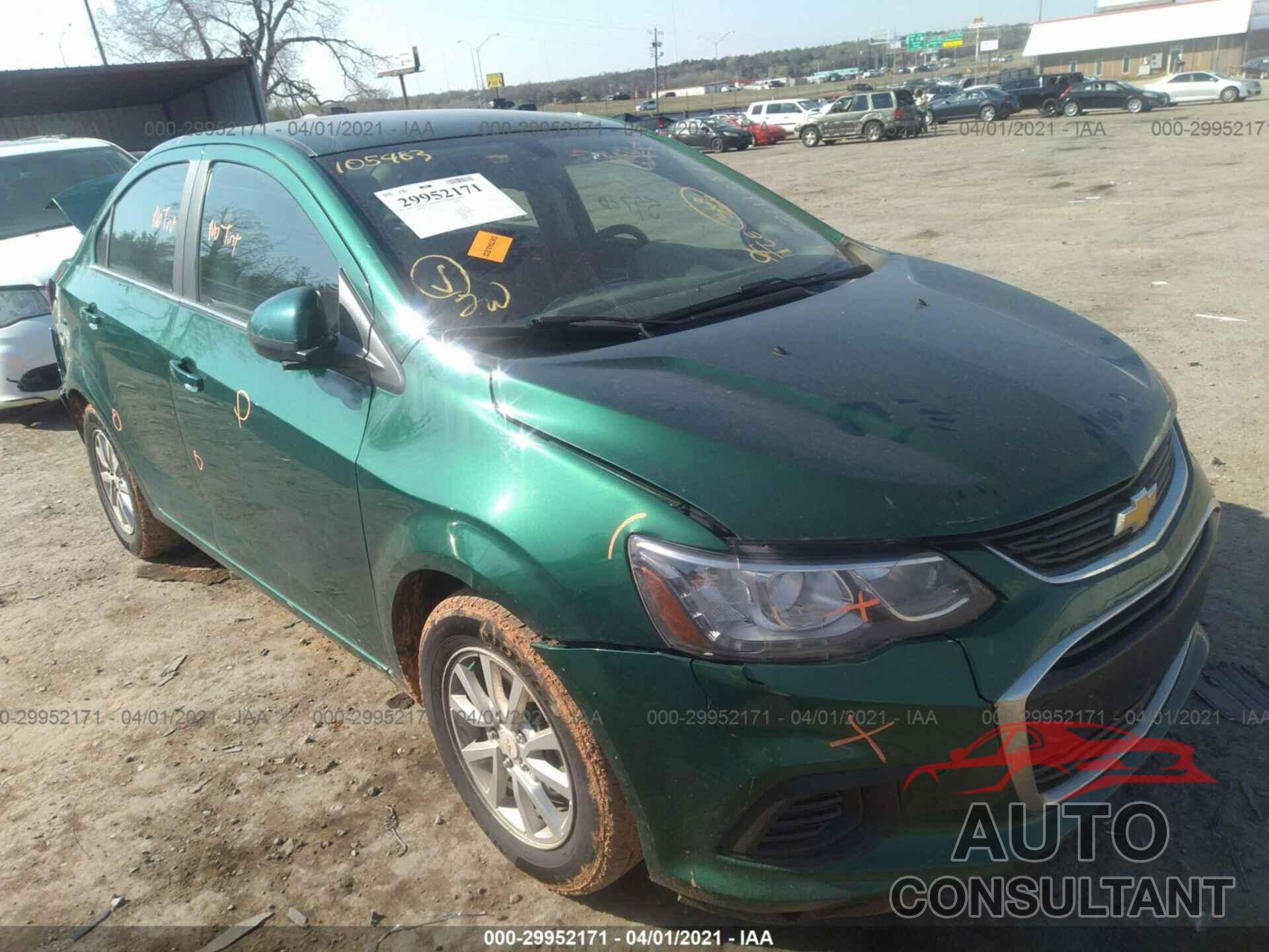 CHEVROLET SONIC 2018 - 1G1JD5SH5J4105483