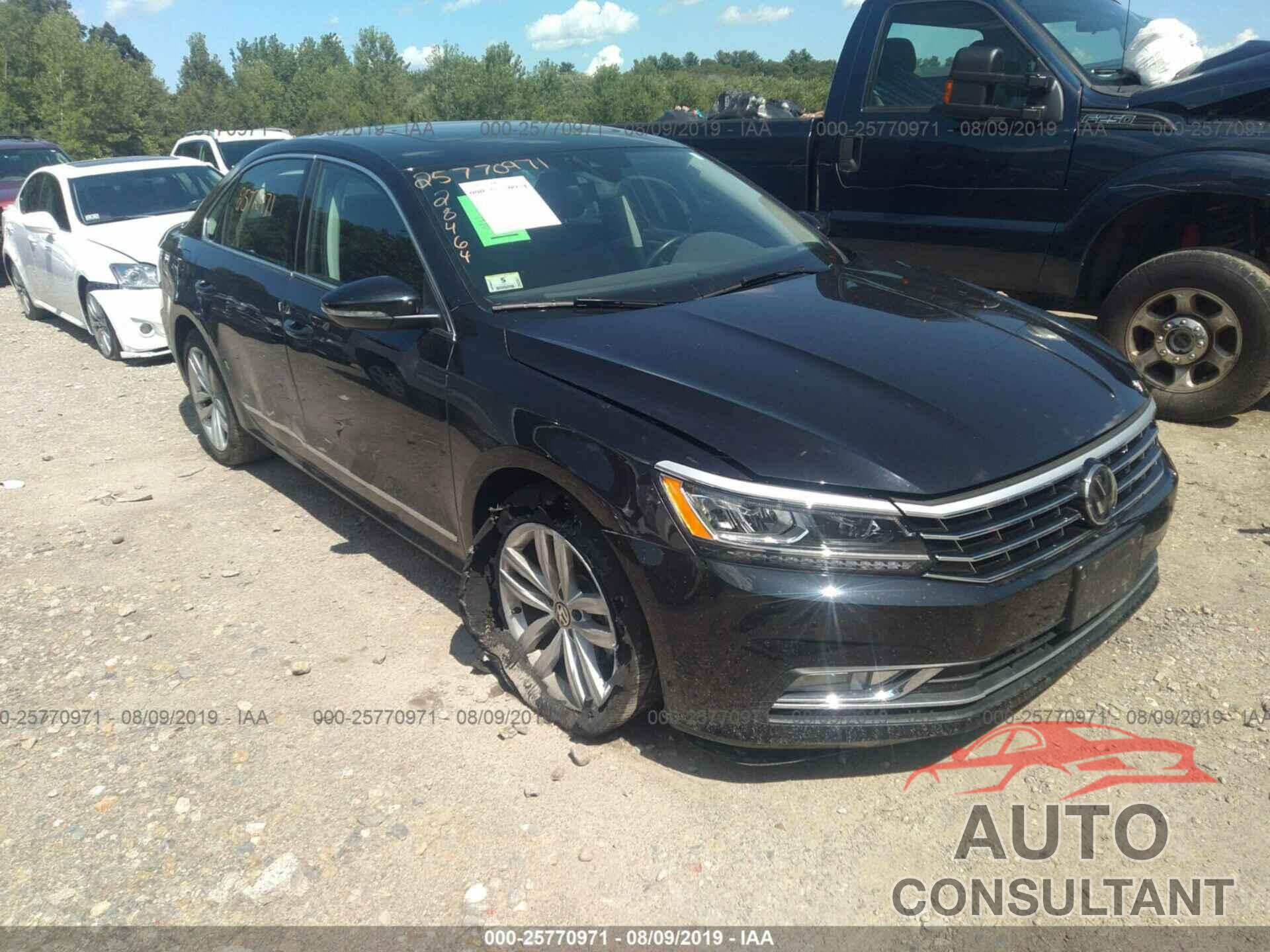 VOLKSWAGEN PASSAT 2018 - 1VWCM7A30JC013153