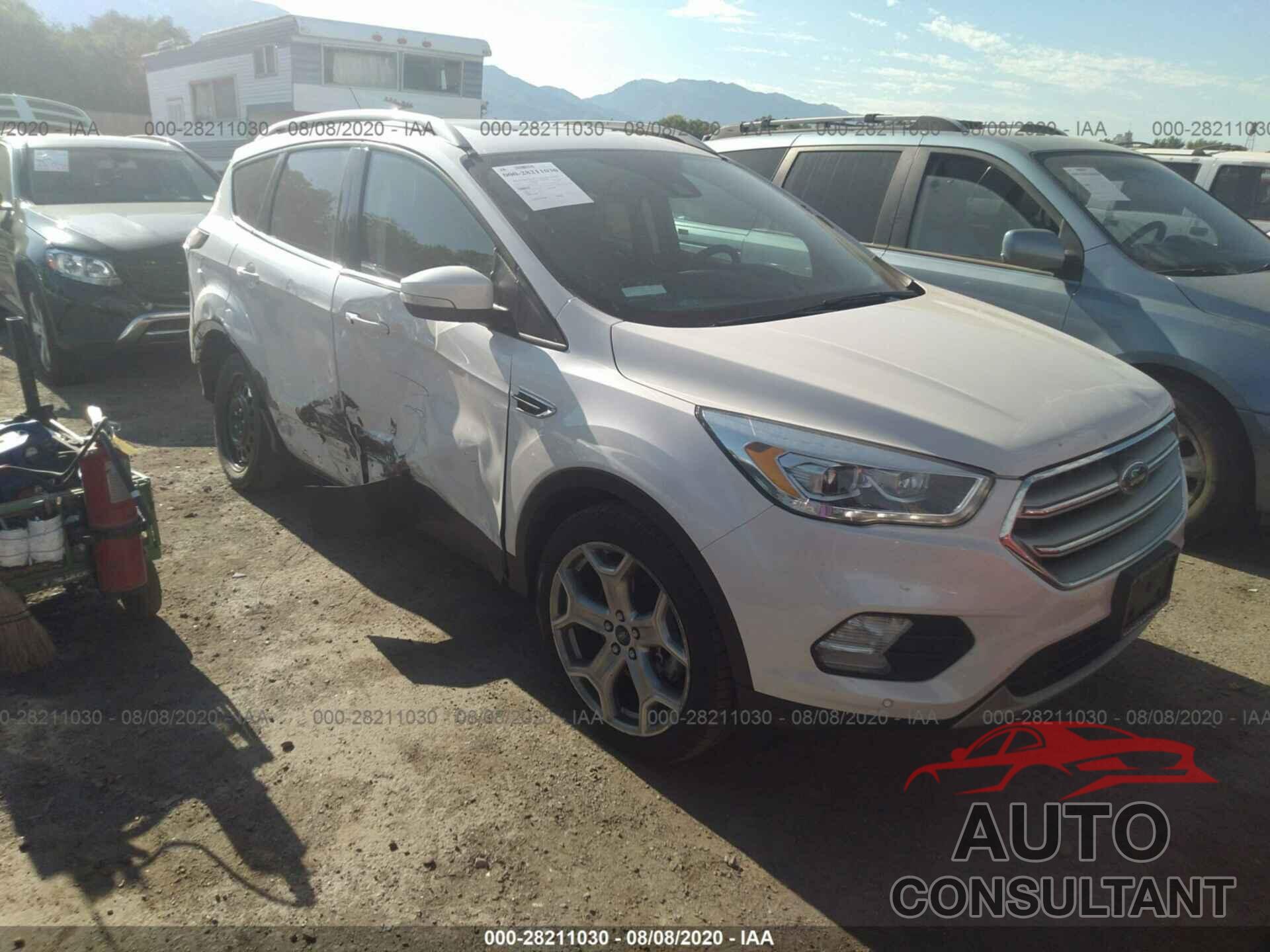 FORD ESCAPE 2017 - 1FMCU9J98HUA51166