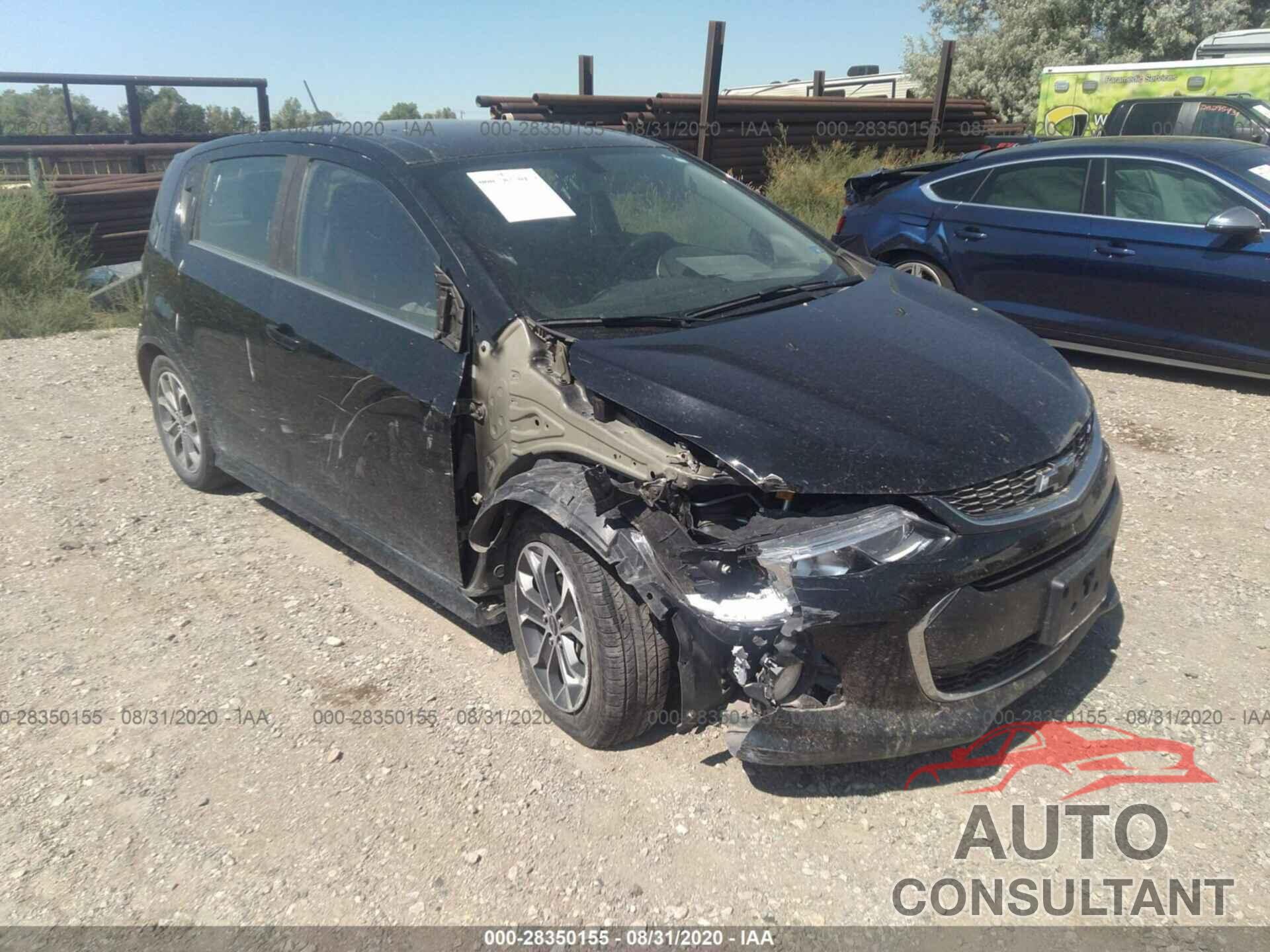 CHEVROLET SONIC 2018 - 1G1JD6SH1J4101923