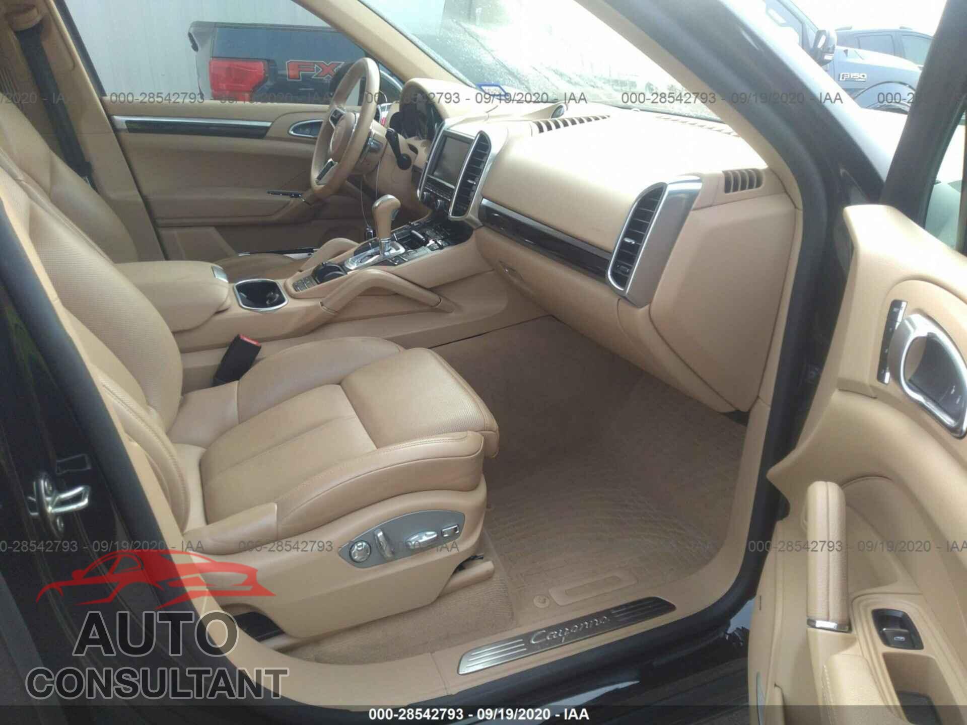 PORSCHE CAYENNE 2016 - WP1AA2A26GLA11136