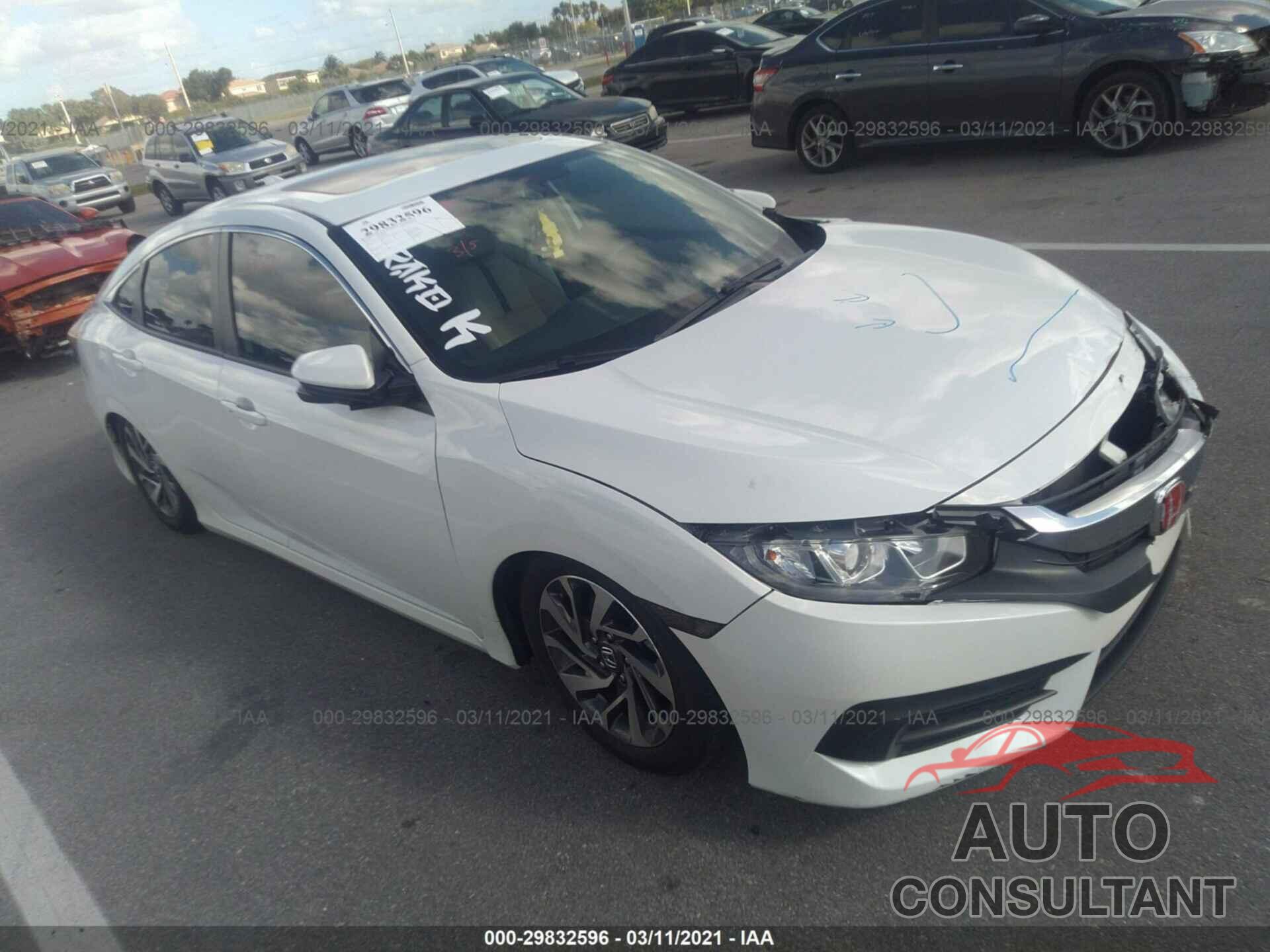 HONDA CIVIC SEDAN 2018 - 2HGFC2F74JH568381