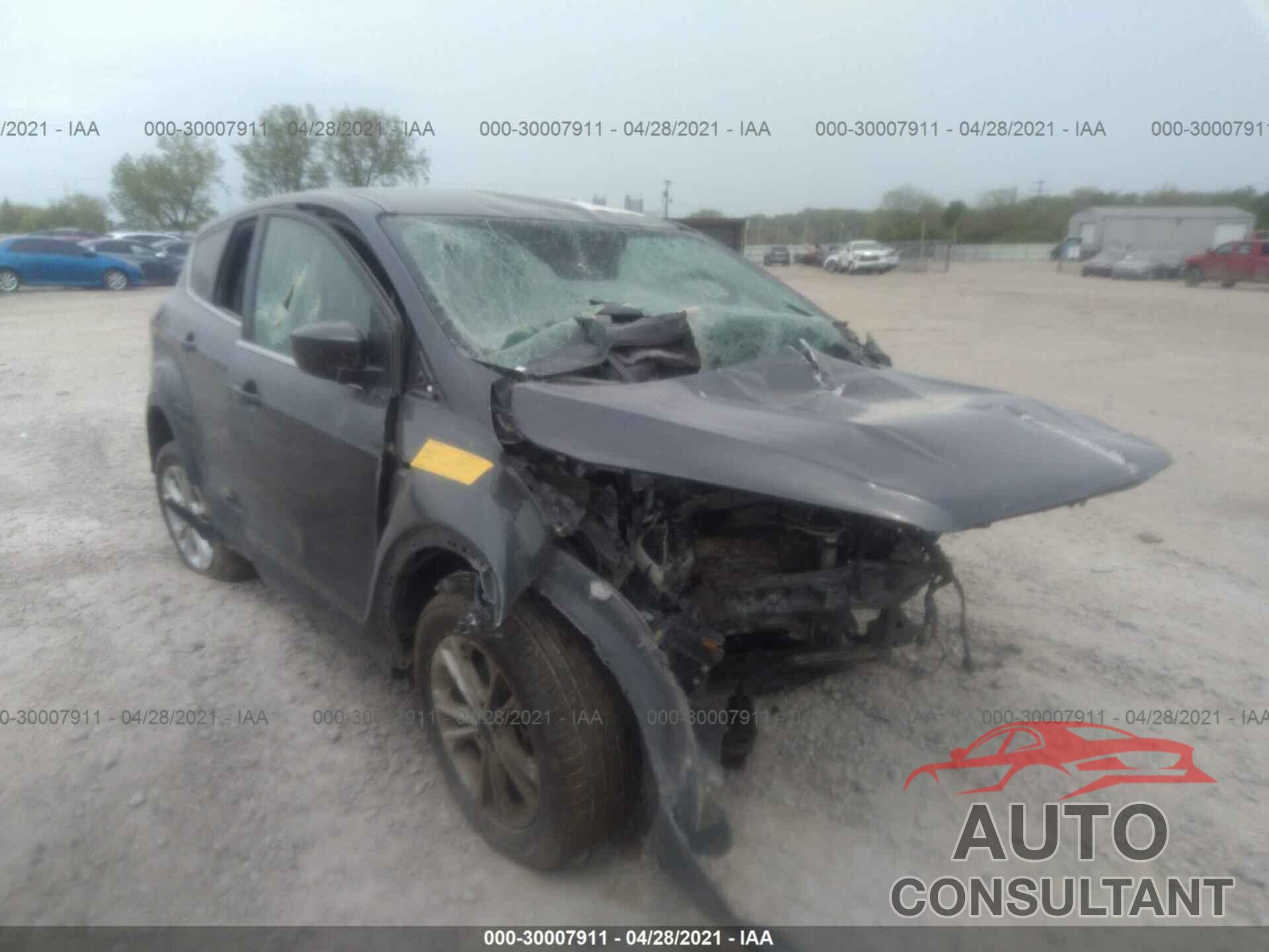 FORD ESCAPE 2017 - 1FMCU0G94HUA28616