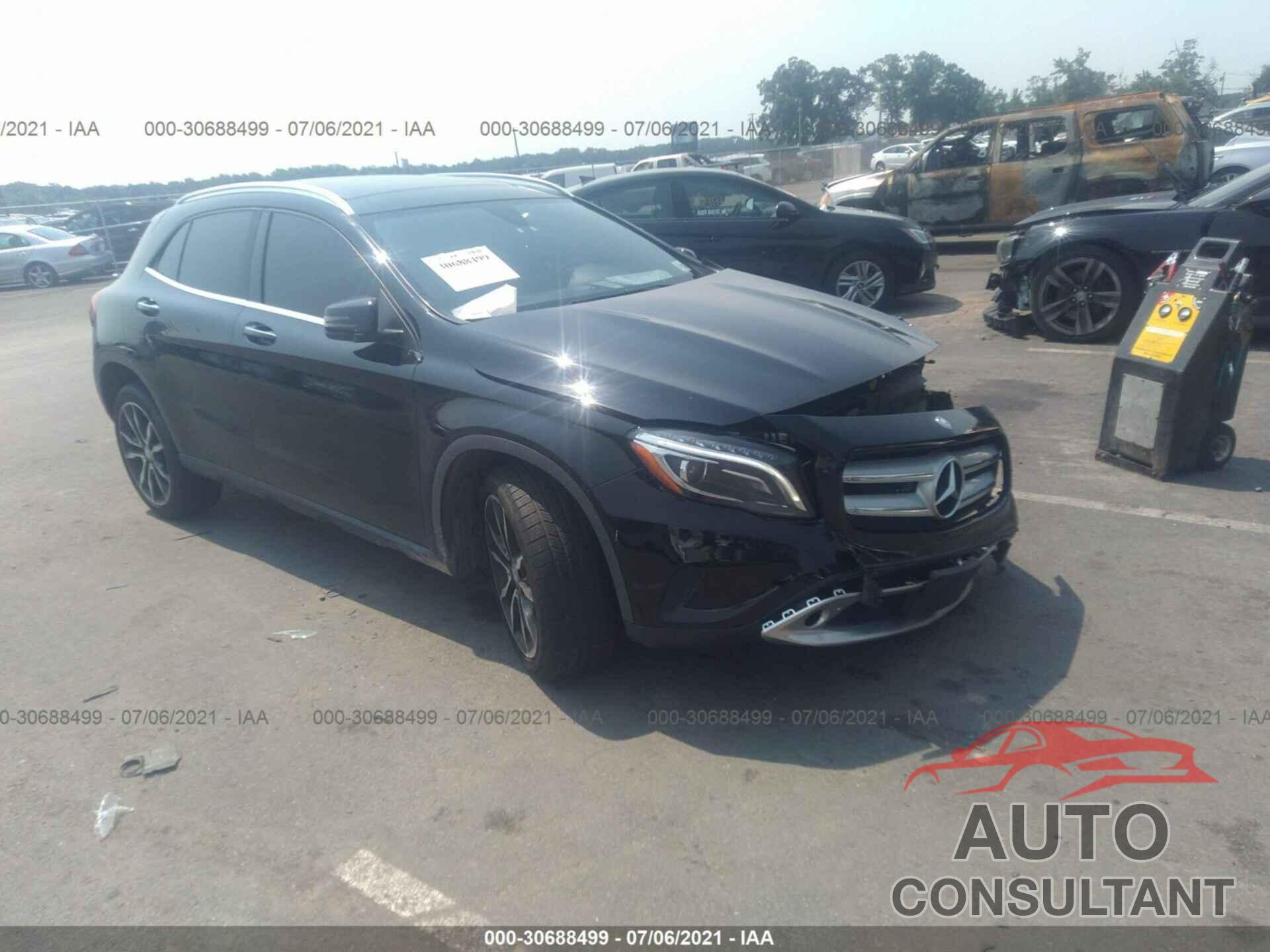 MERCEDES-BENZ GLA 2017 - WDCTG4GBXHJ343146