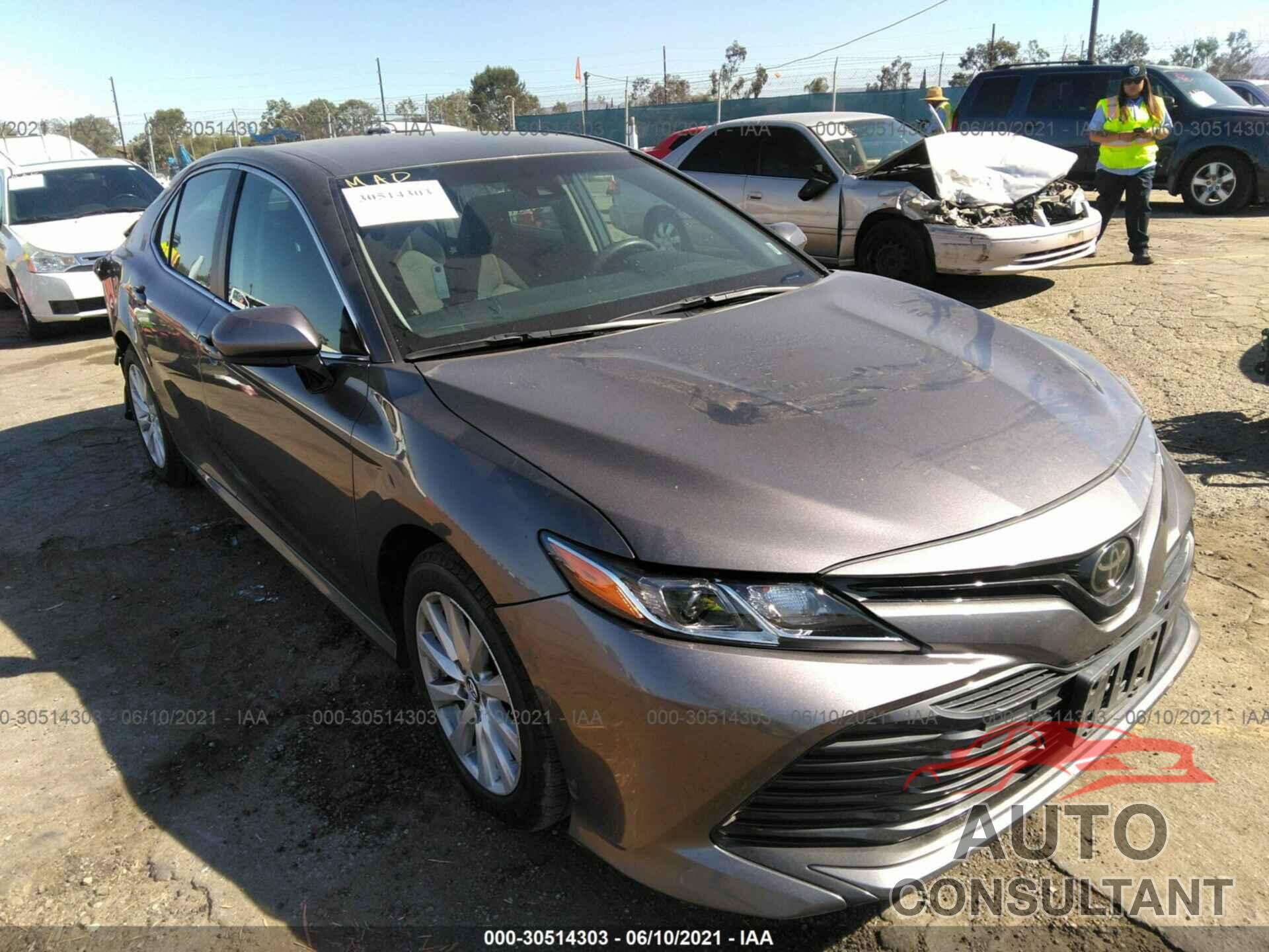 TOYOTA CAMRY 2018 - 4T1B11HK9JU582834