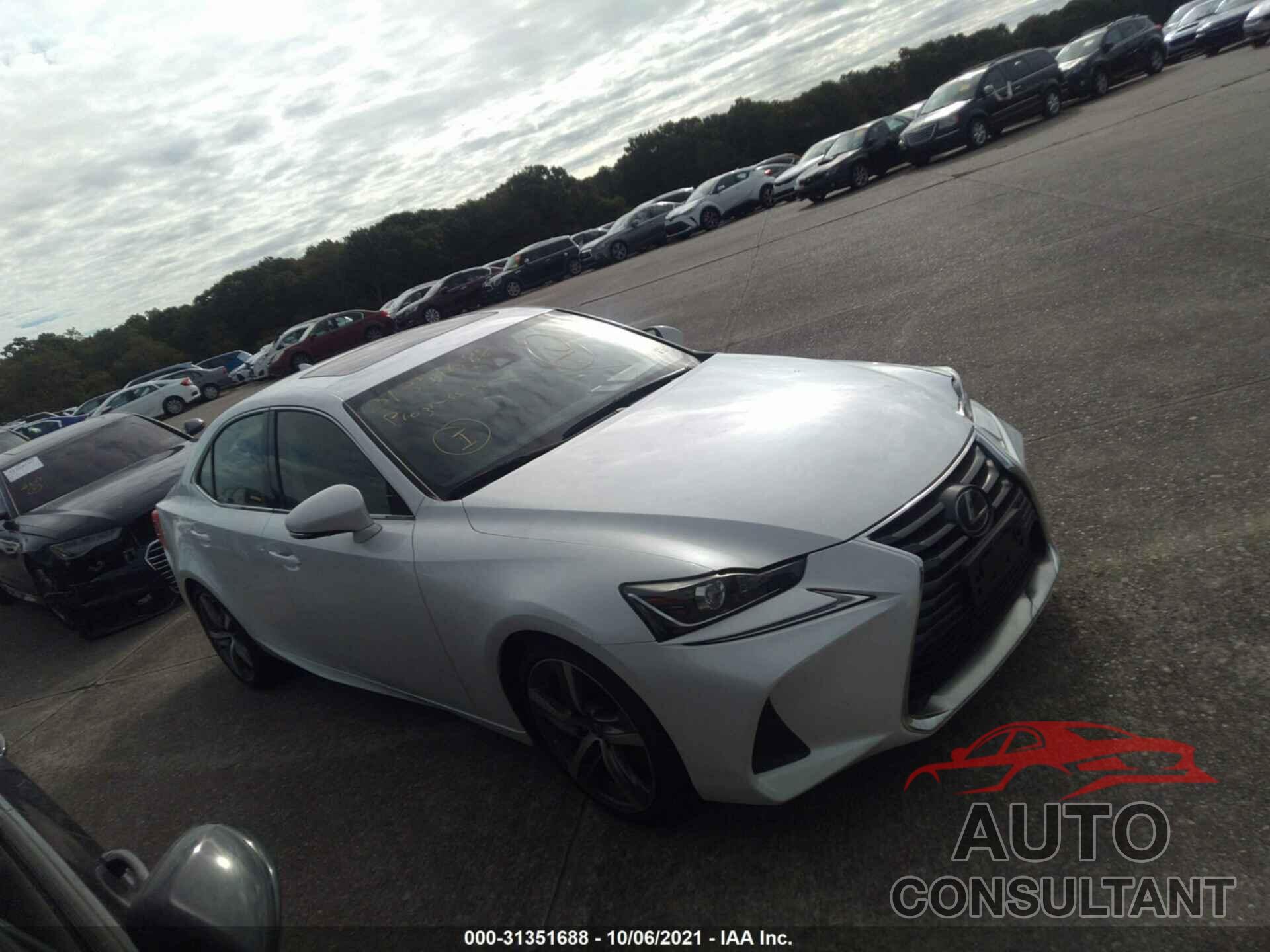 LEXUS IS 2018 - JTHC81D26J5029934