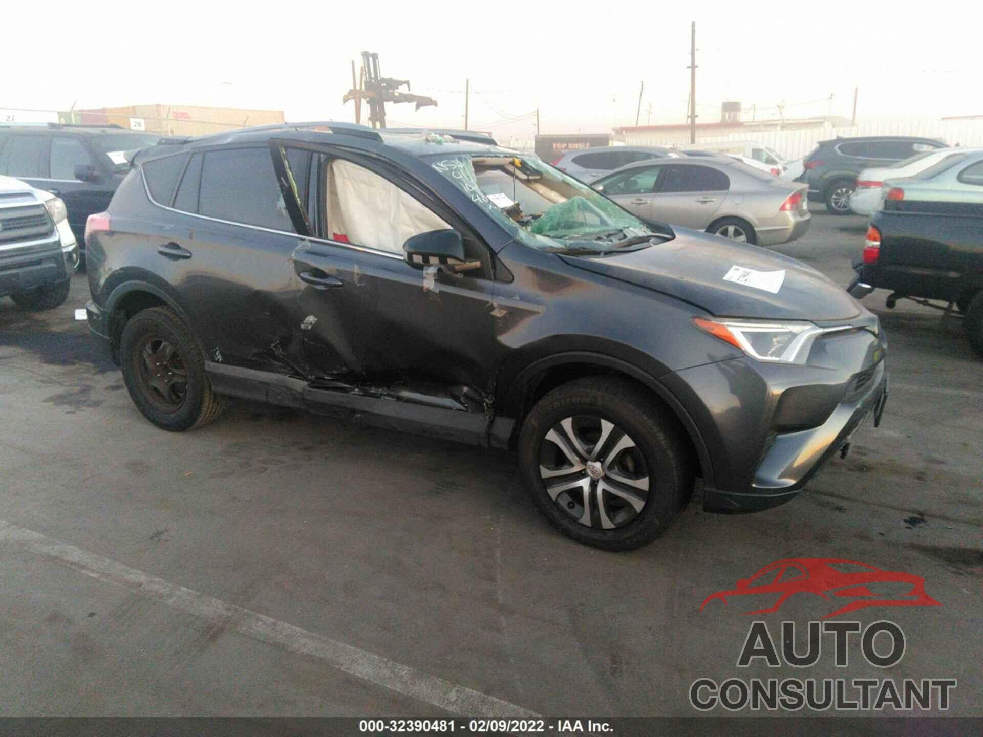 TOYOTA RAV4 2017 - JTMZFREV2HJ115705