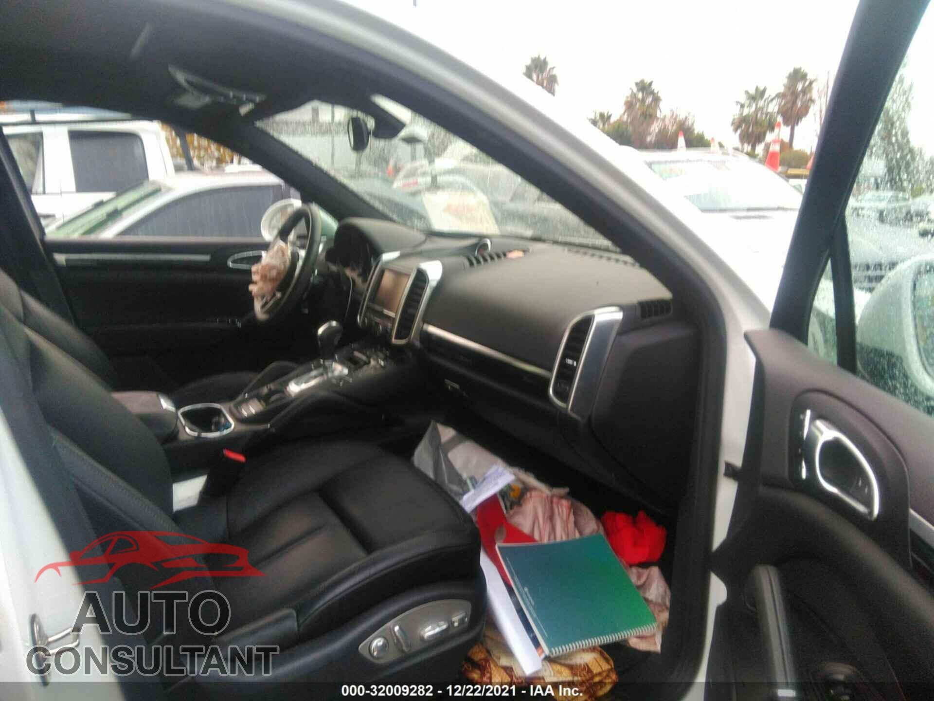 PORSCHE CAYENNE 2016 - WP1AB2A24GLA96751
