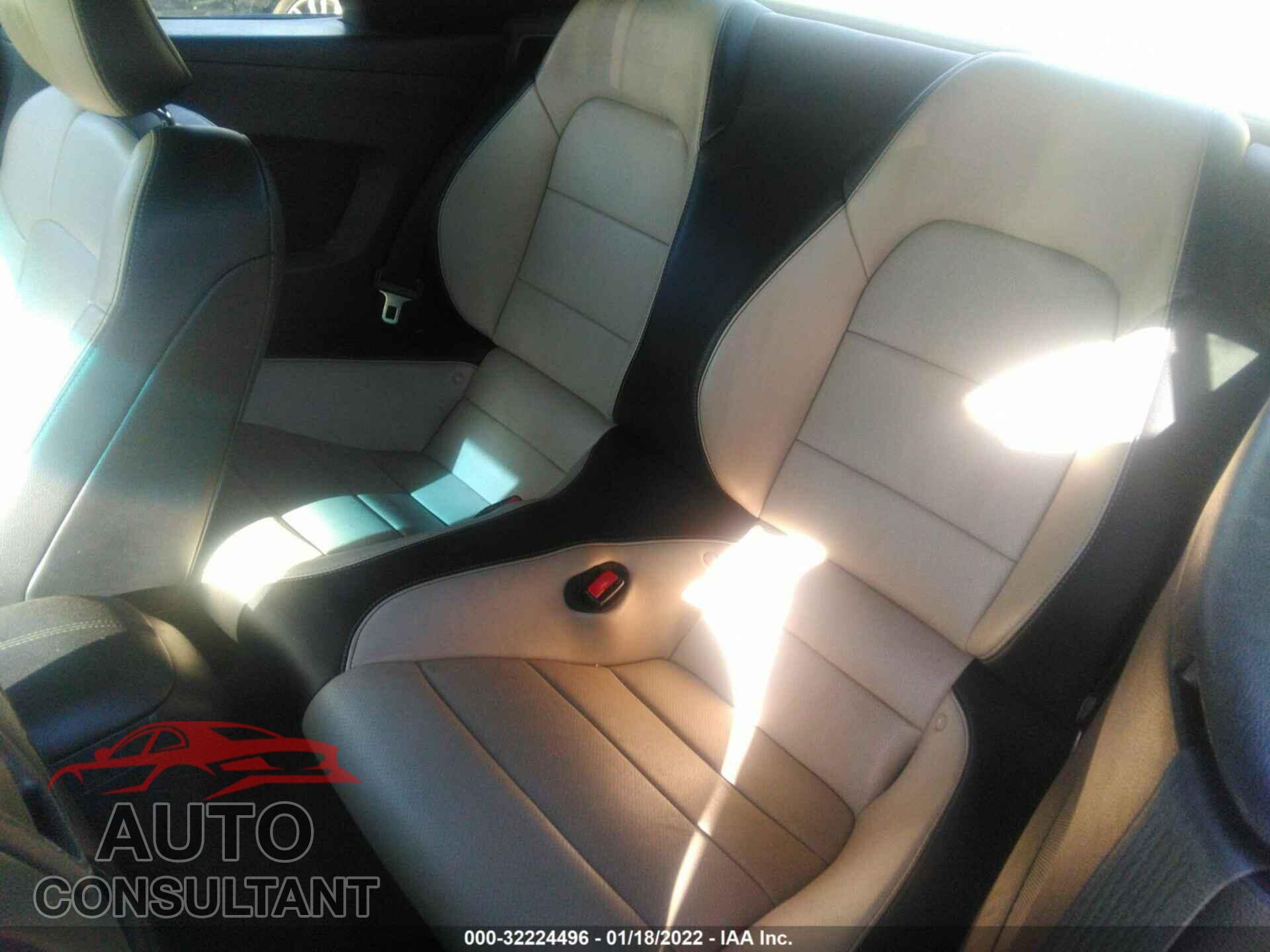 FORD MUSTANG 2017 - 1FATP8UH4H5220575