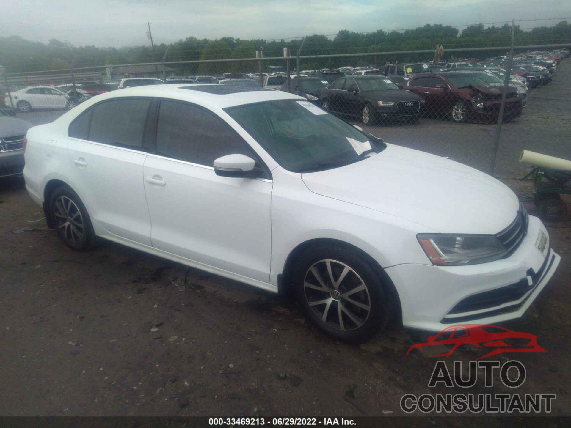 VOLKSWAGEN JETTA 2017 - 3VWDB7AJ8HM241807