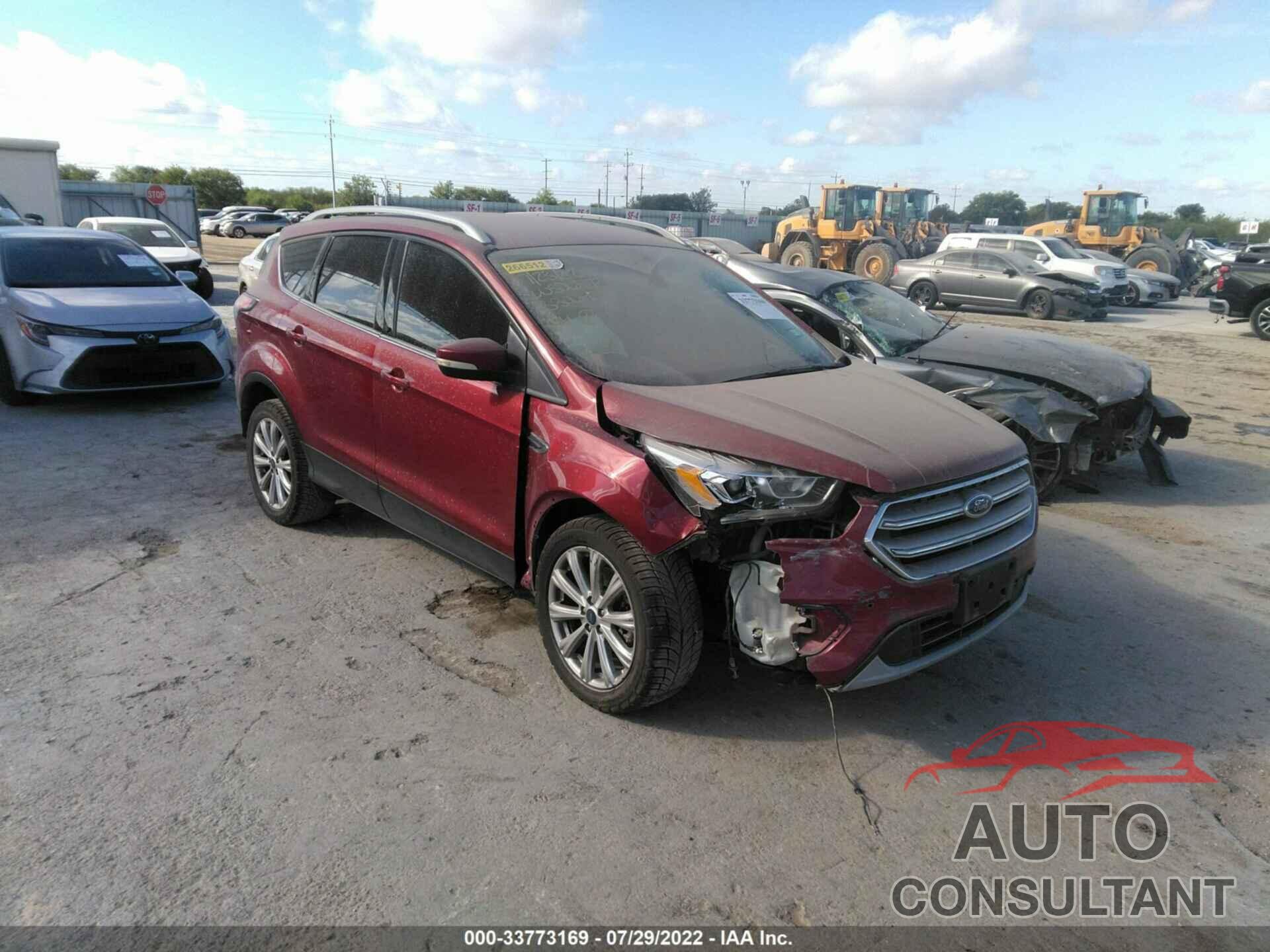 FORD ESCAPE 2017 - 1FMCU0J95HUB30645