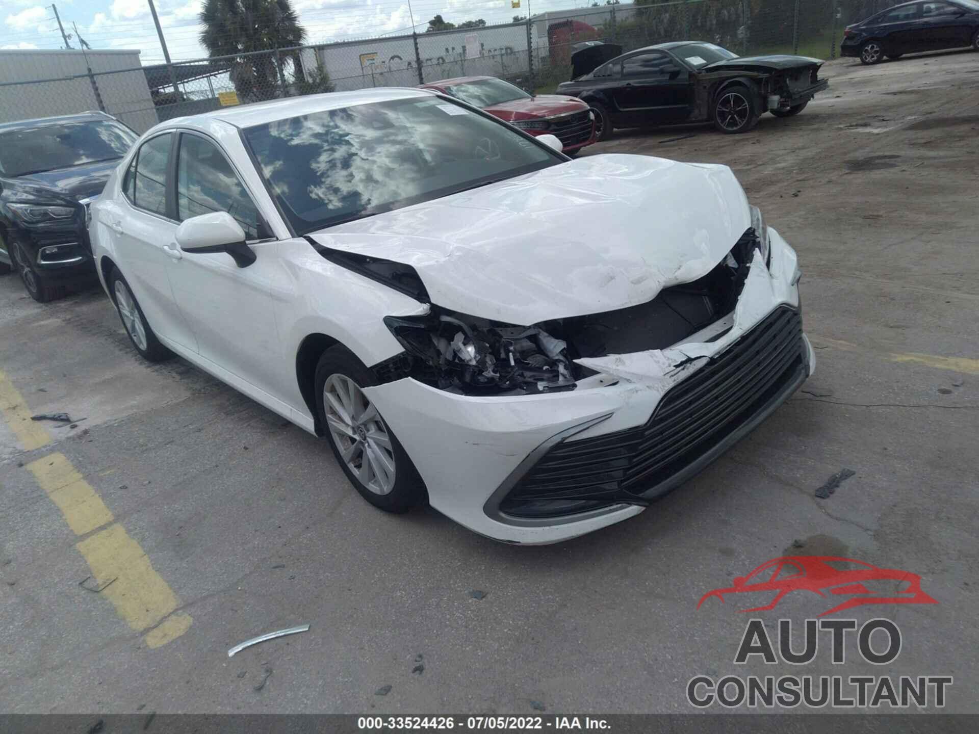 TOYOTA CAMRY 2022 - 4T1C11AK5NU011782
