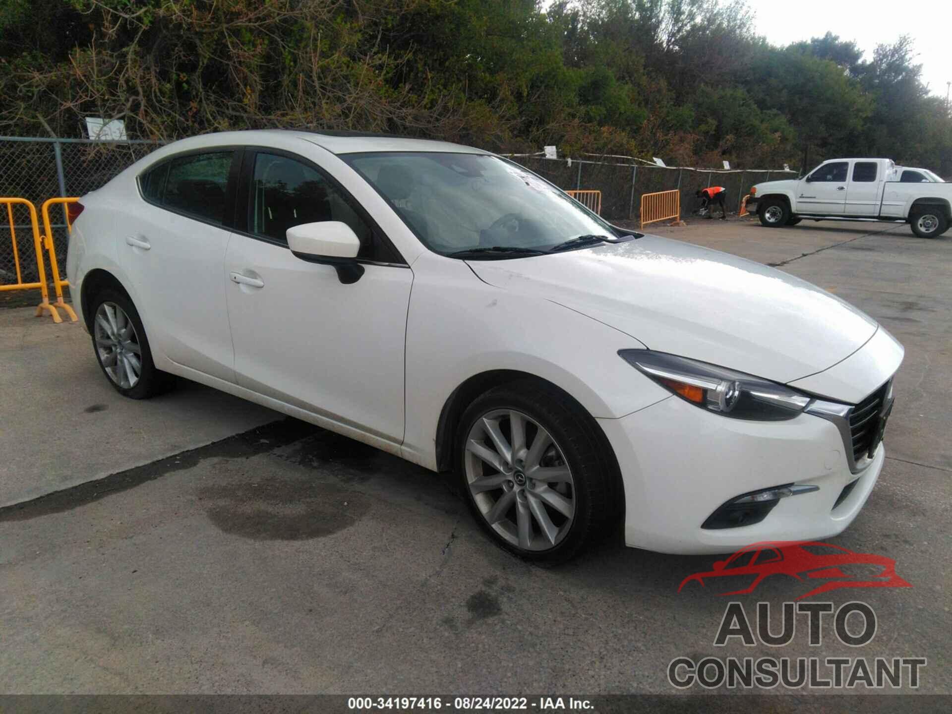 MAZDA MAZDA3 4-DOOR 2017 - JM1BN1W32H1138615