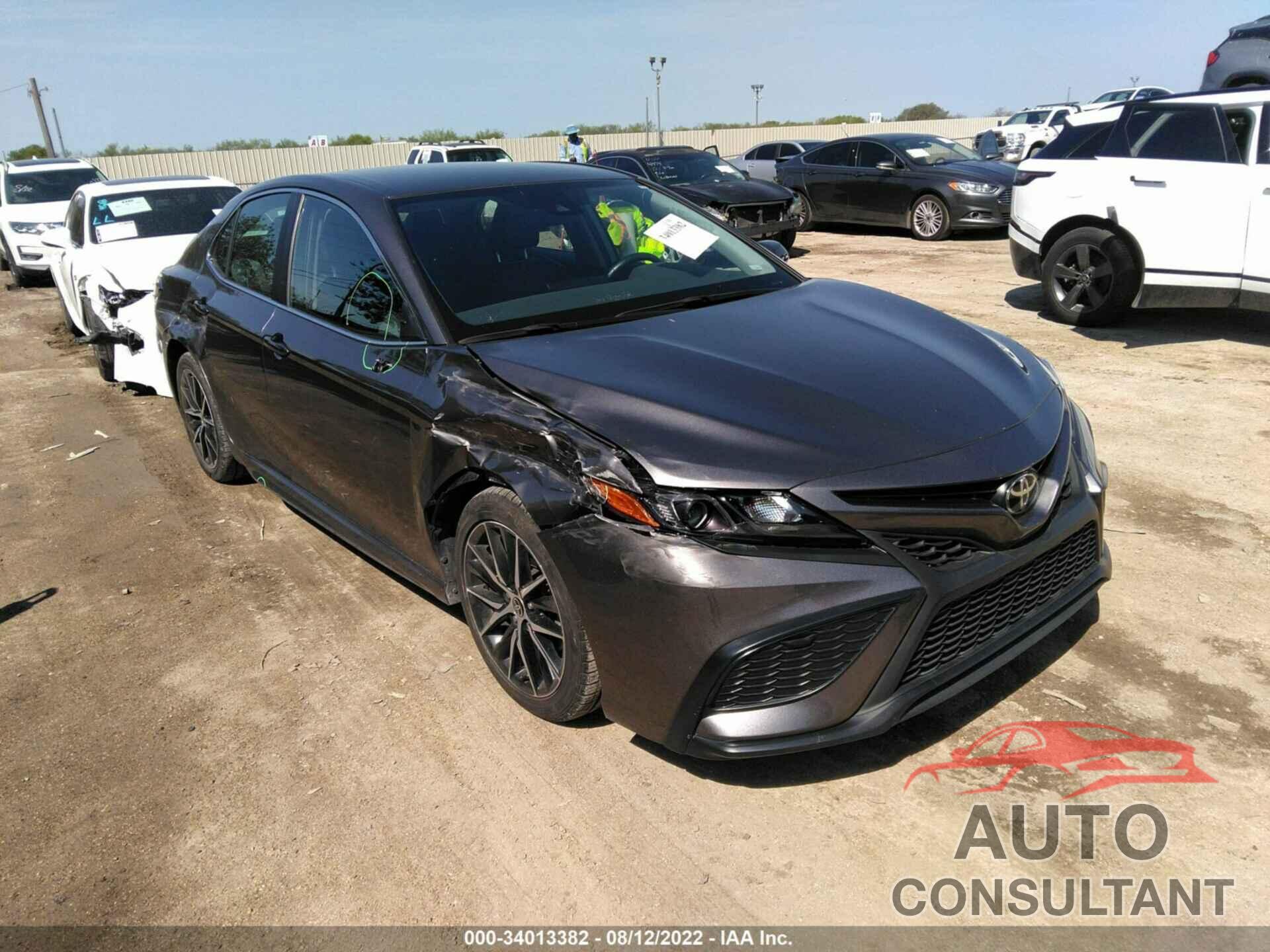 TOYOTA CAMRY 2021 - 4T1G11AKXMU411465