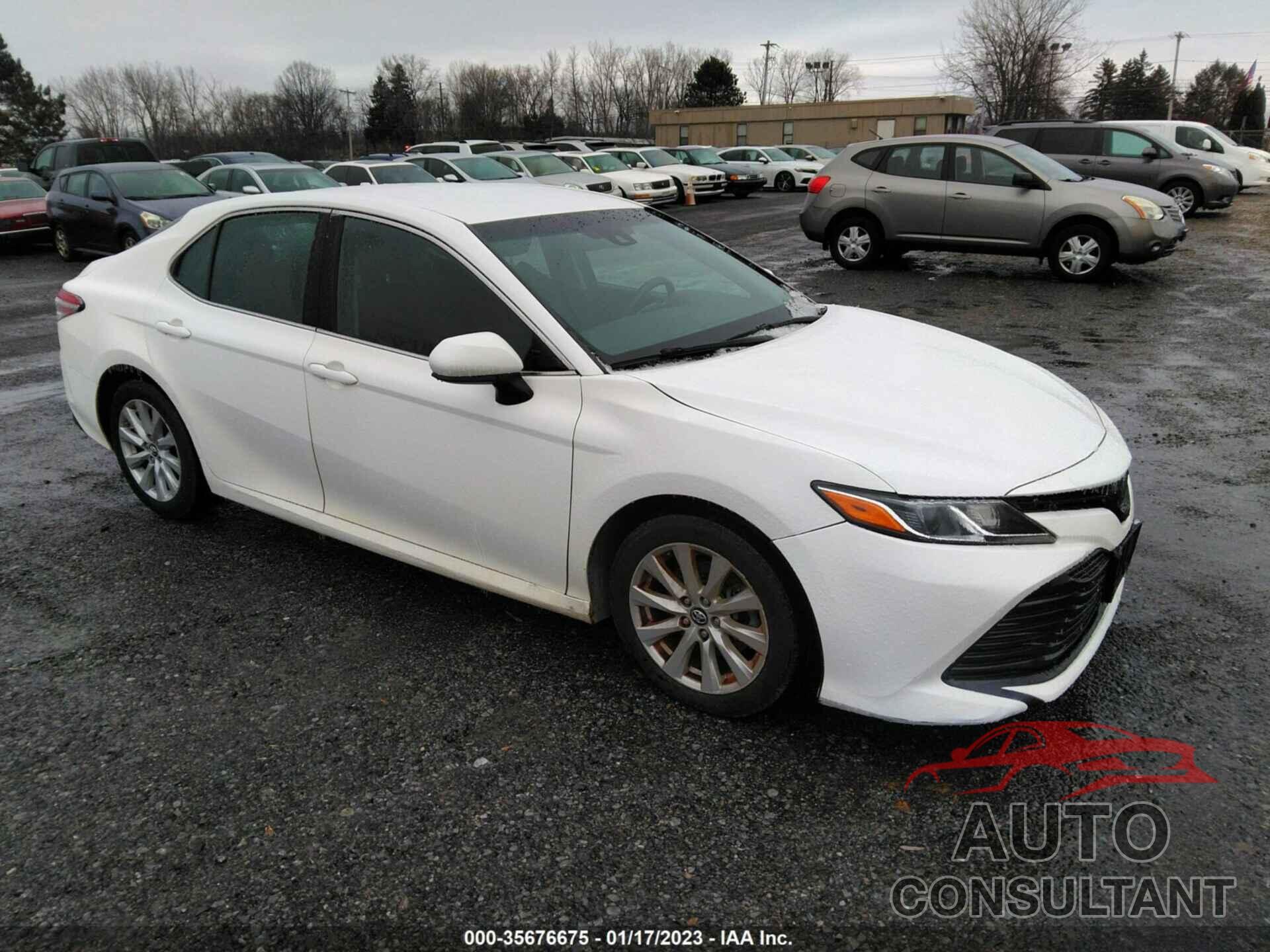 TOYOTA CAMRY 2018 - 4T1B11HK9JU054467
