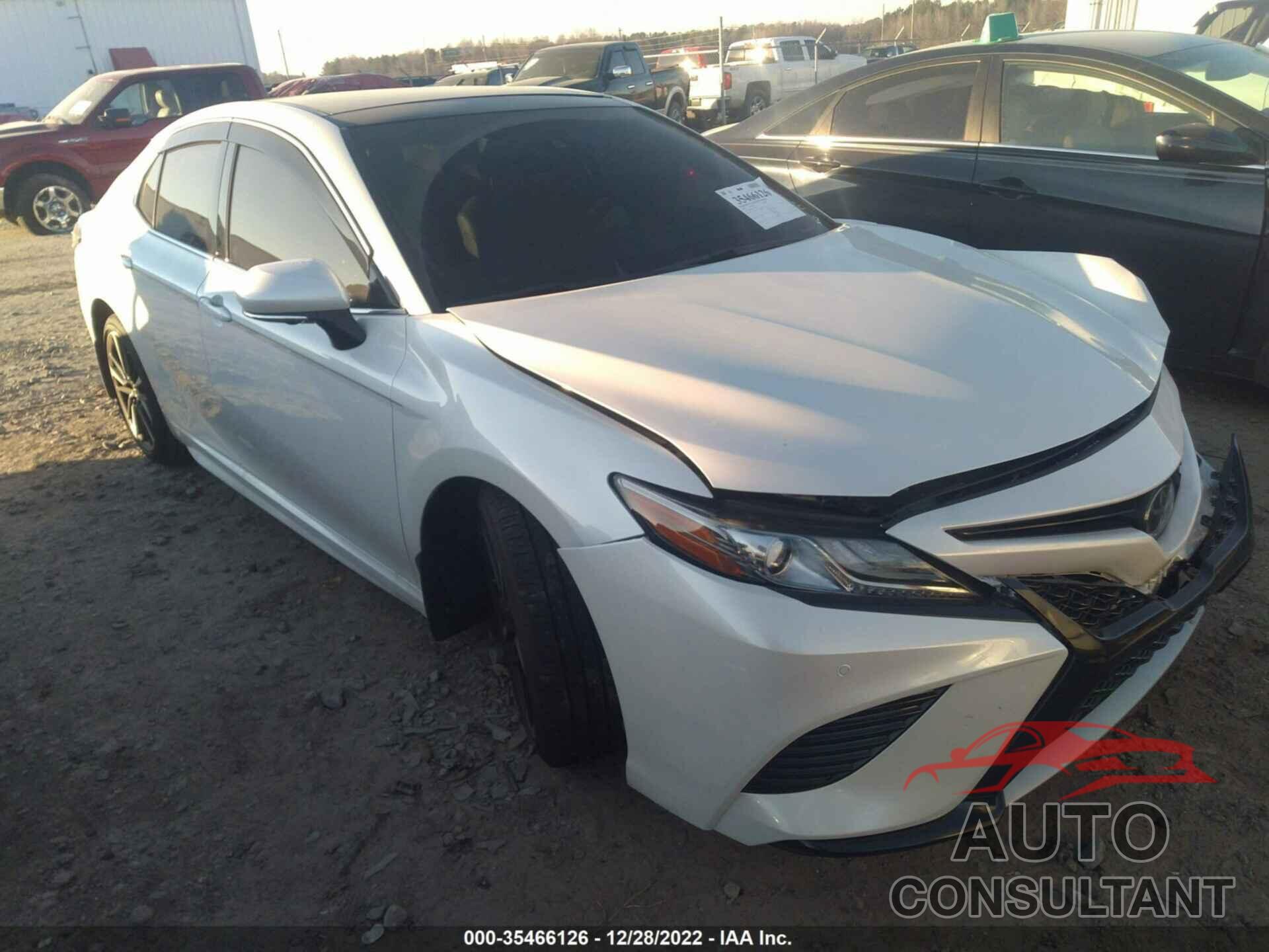 TOYOTA CAMRY 2018 - 4T1B61HK9JU143523