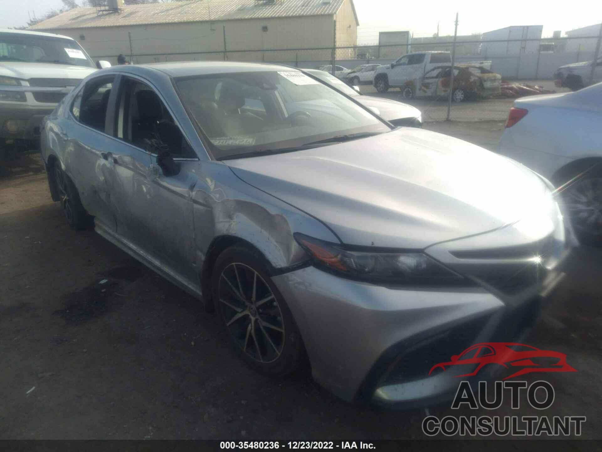 TOYOTA CAMRY 2022 - 4T1G11AKXNU645896