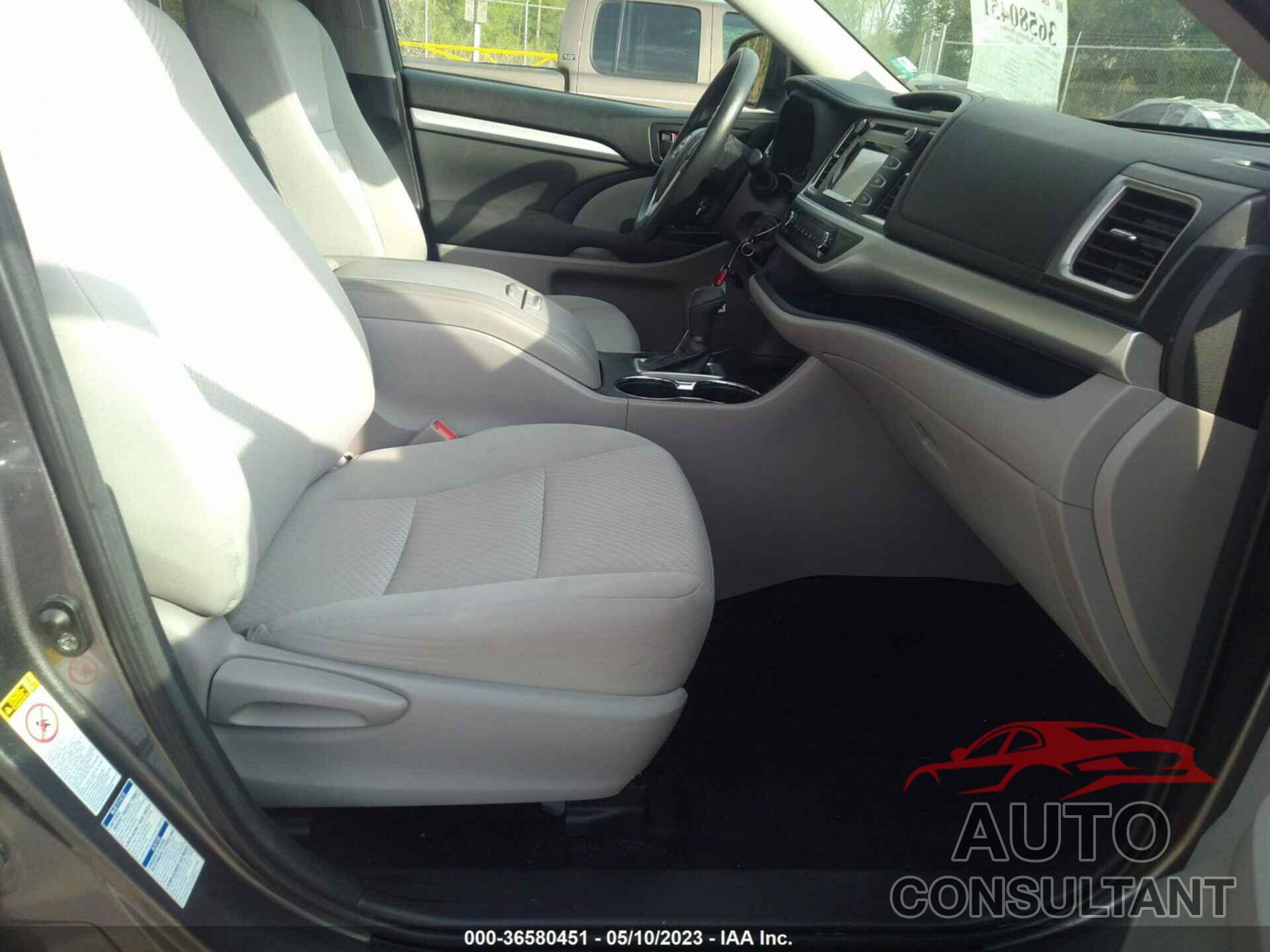 TOYOTA HIGHLANDER 2018 - 5TDBZRFH6JS848172