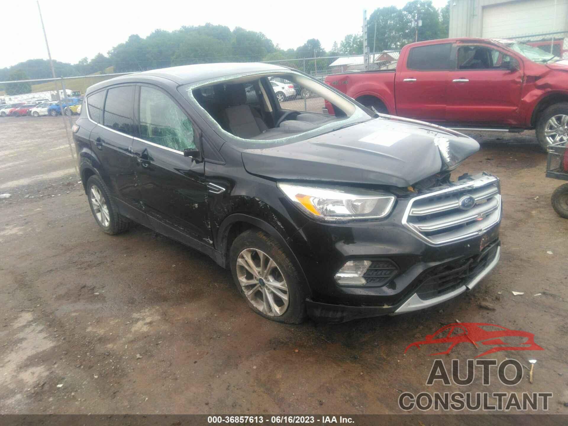 FORD ESCAPE 2017 - 1FMCU9G94HUC52523