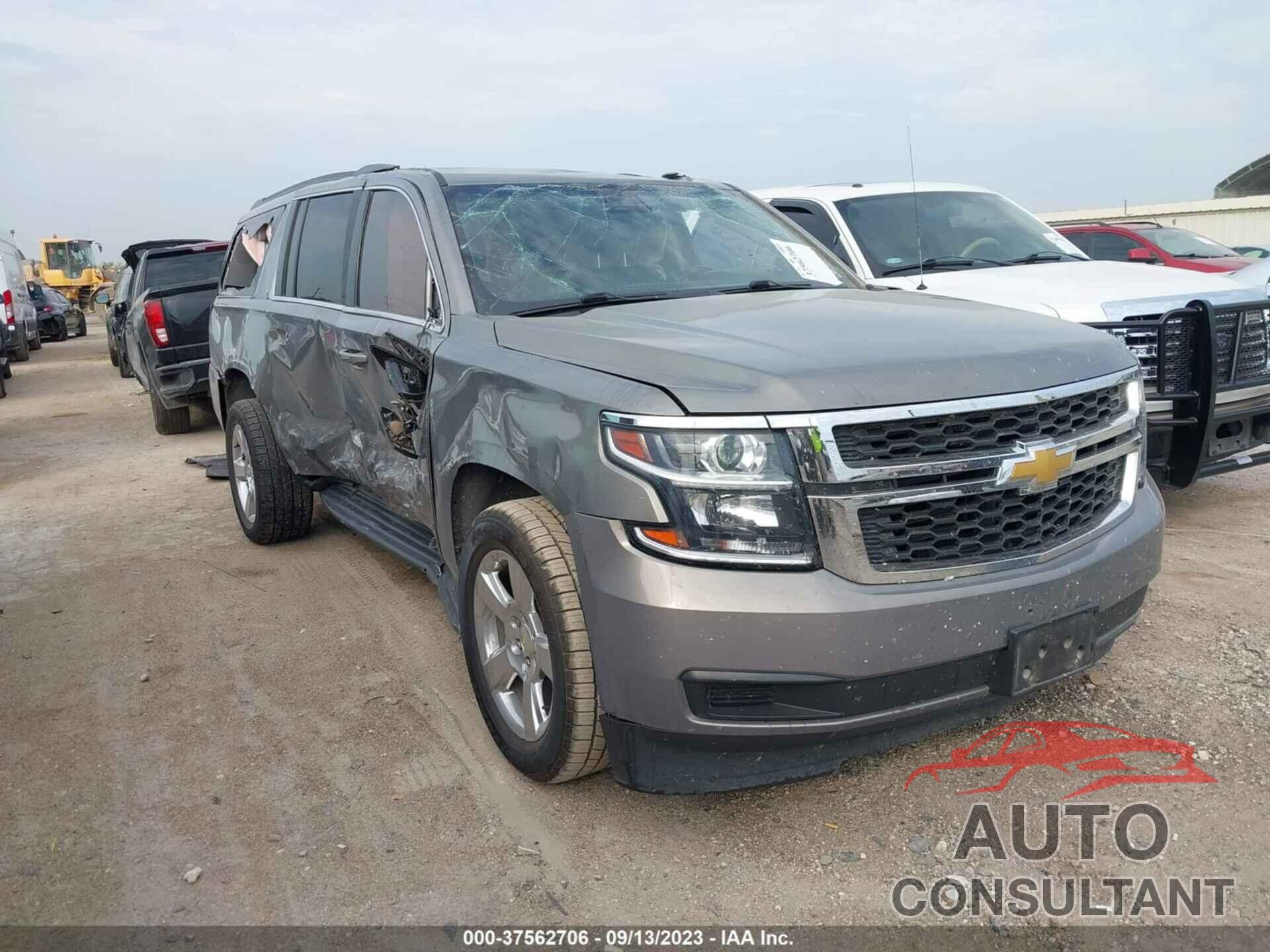 CHEVROLET SUBURBAN 2017 - 1GNSCHKC8HR340016