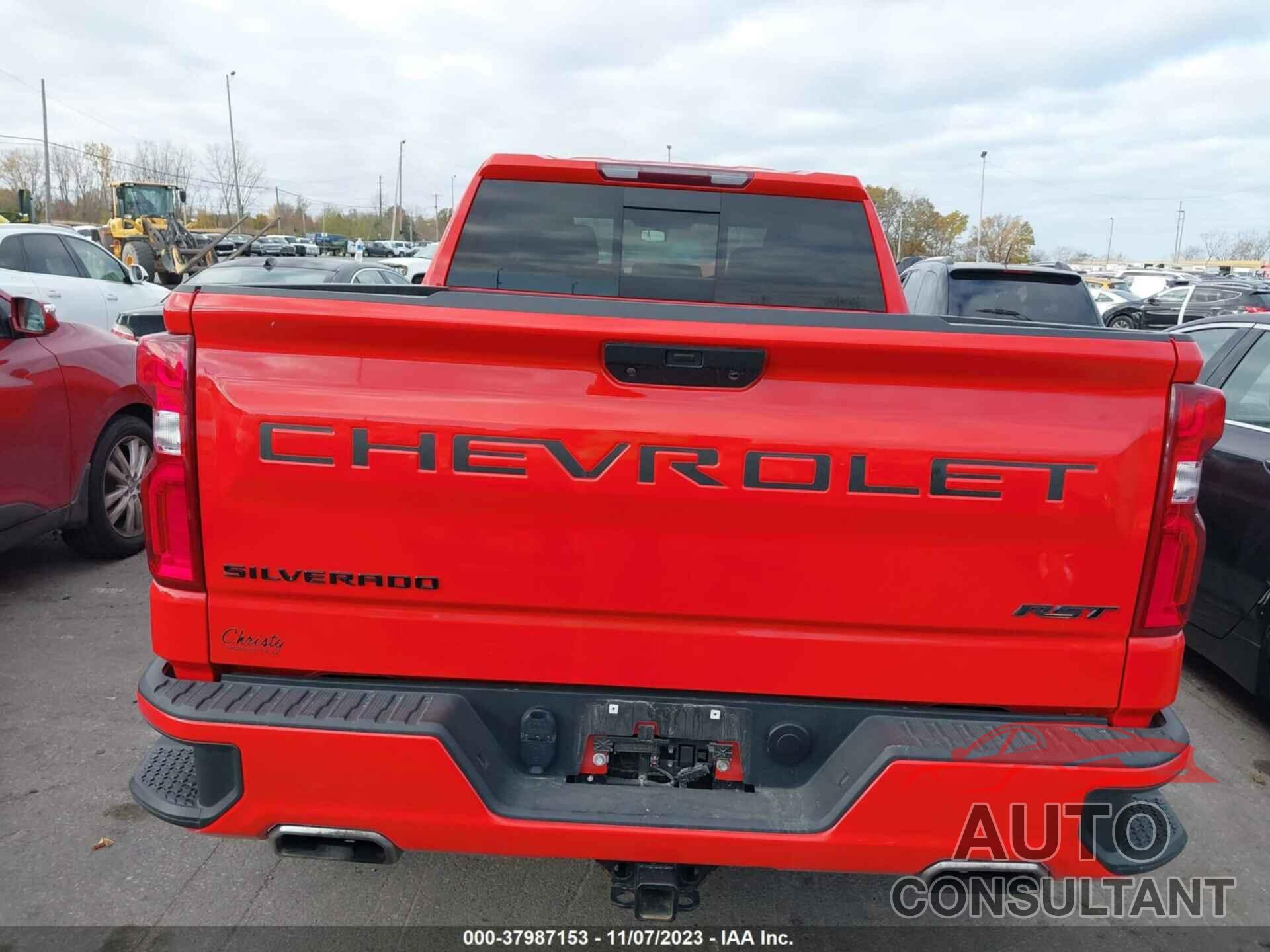 CHEVROLET SILVERADO 1500 2021 - 1GCUYEEL6MZ343567