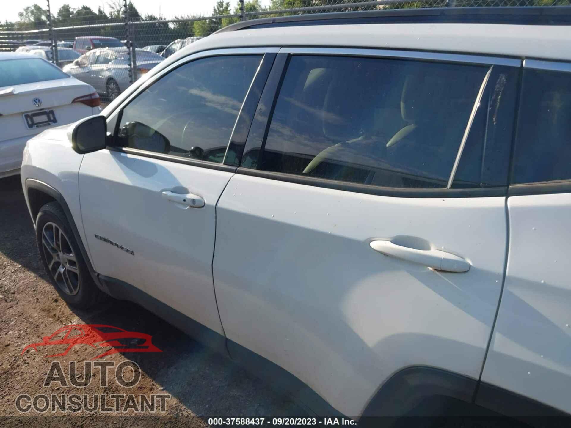 JEEP COMPASS 2018 - 3C4NJCBB1JT494599