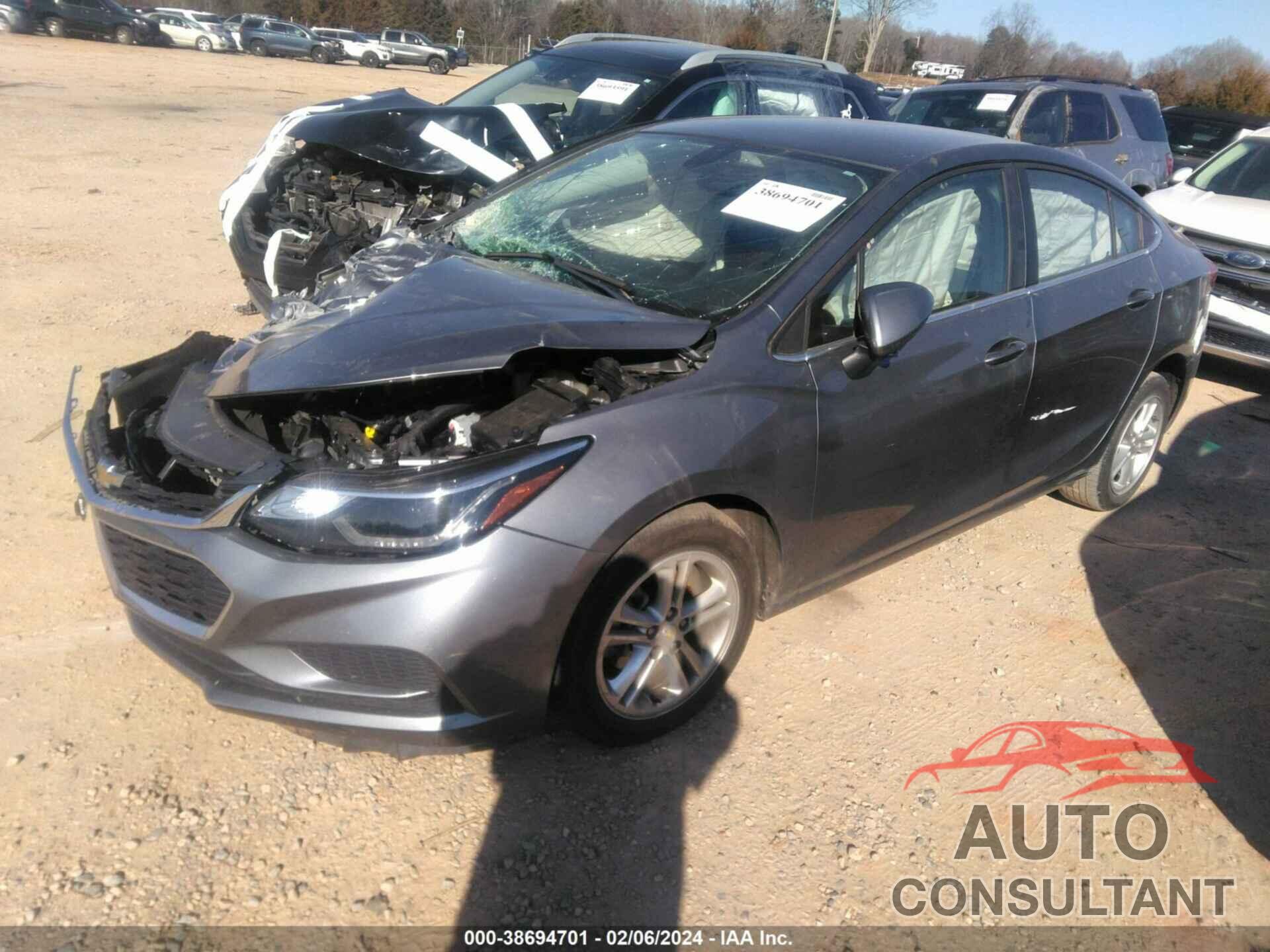 CHEVROLET CRUZE 2018 - 1G1BE5SM6J7147142