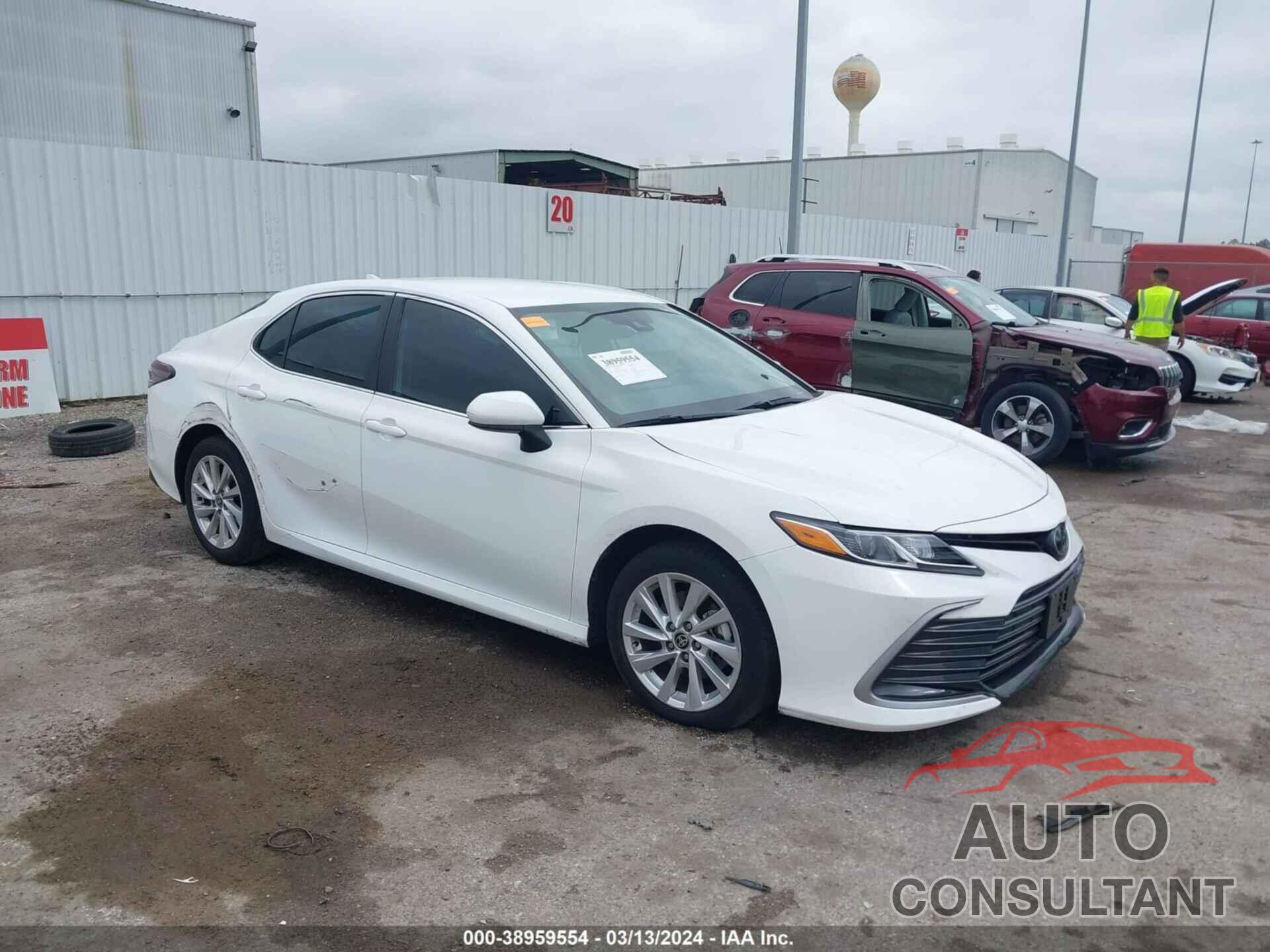 TOYOTA CAMRY 2023 - 4T1C11AK5PU160731