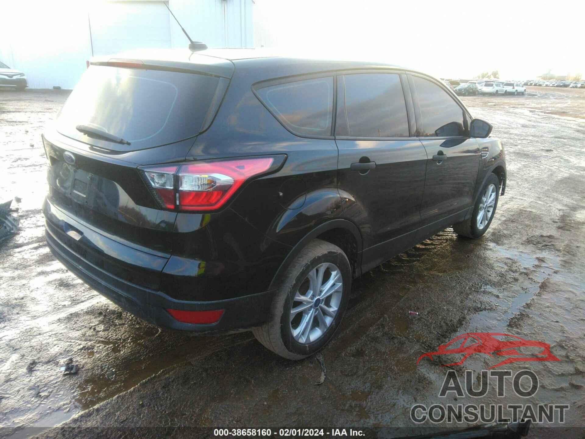 FORD ESCAPE 2018 - 1FMCU0F71JUD17927