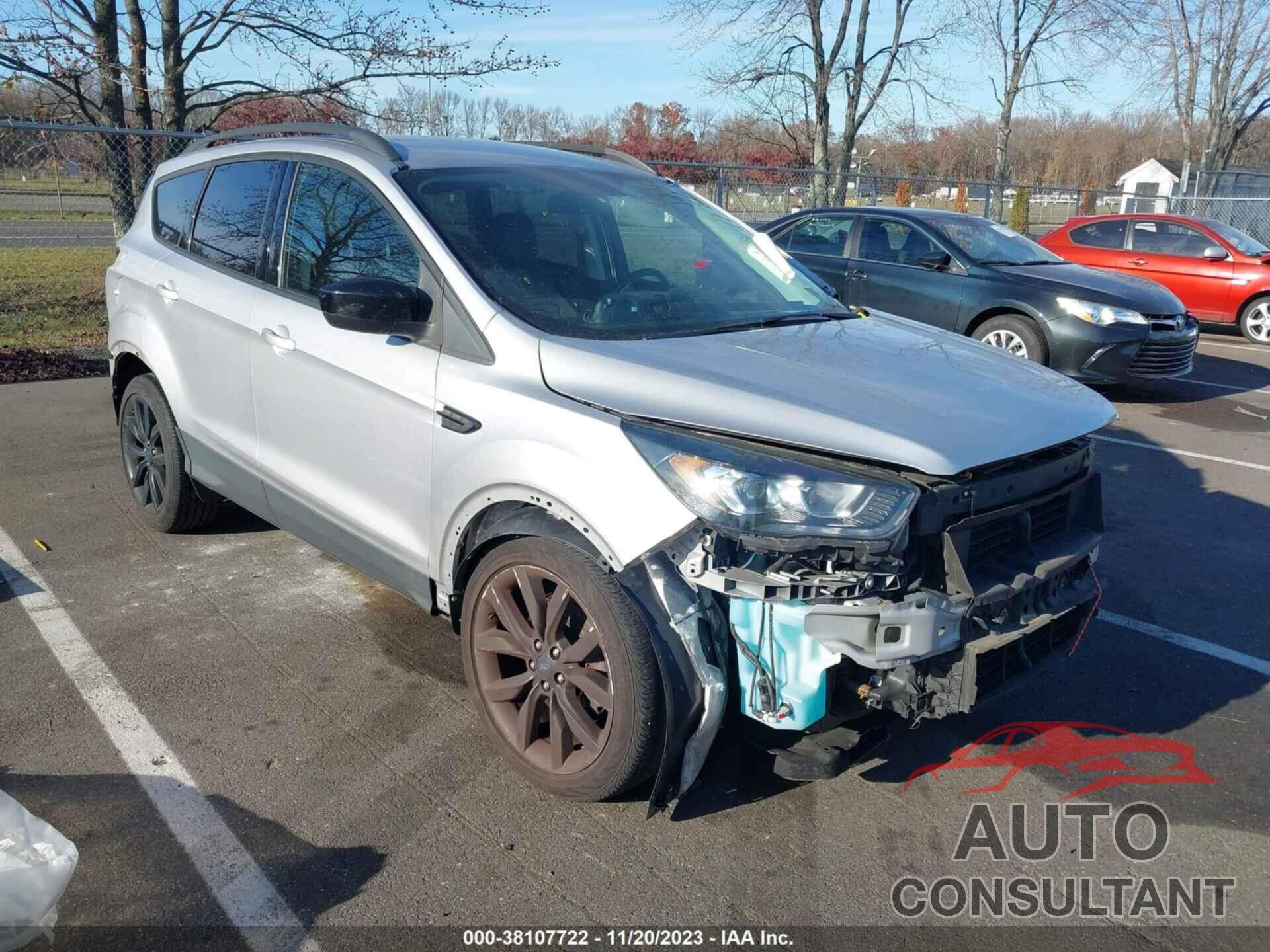FORD ESCAPE 2018 - 1FMCU9GD0JUA59716