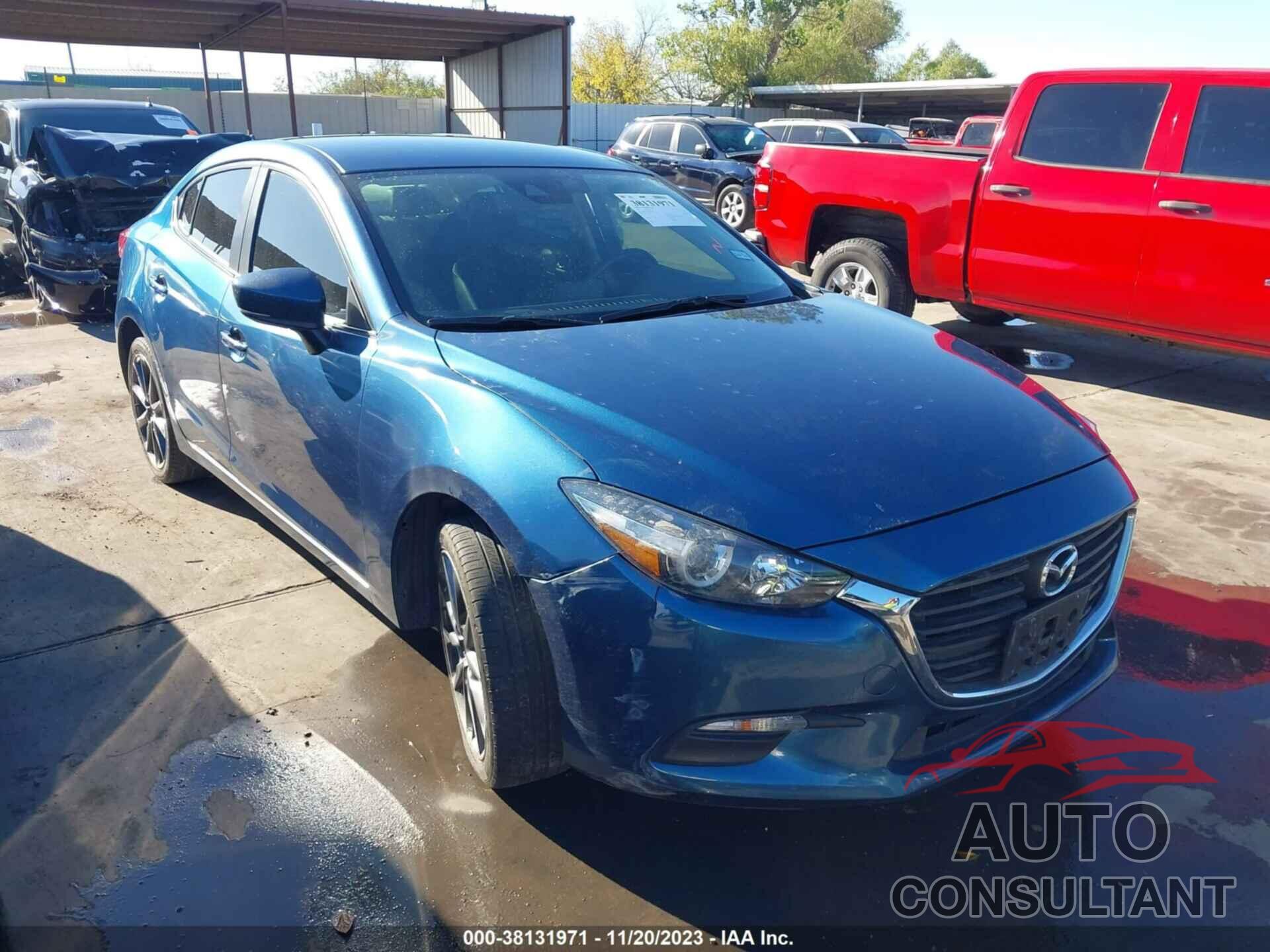 MAZDA MAZDA3 2018 - 3MZBN1V38JM272519