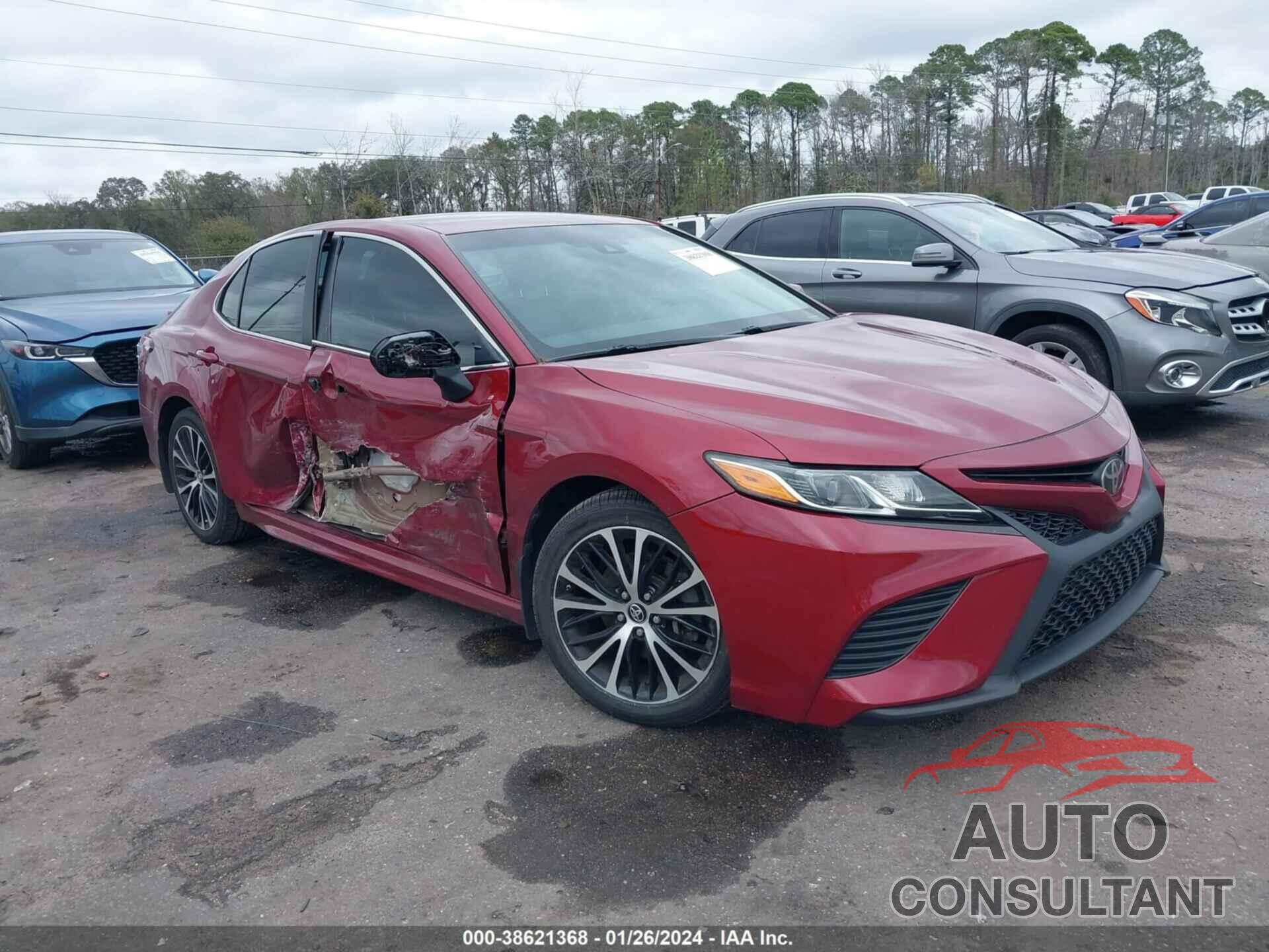 TOYOTA CAMRY 2018 - 4T1B11HK9JU598192