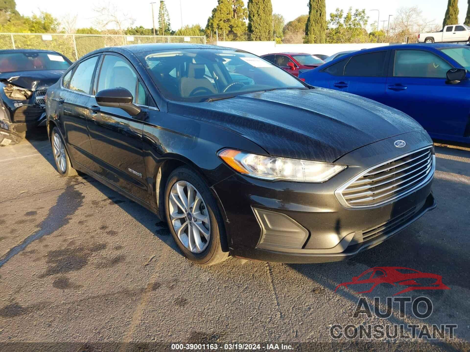 FORD FUSION HYBRID 2019 - 3FA6P0LU0KR272092