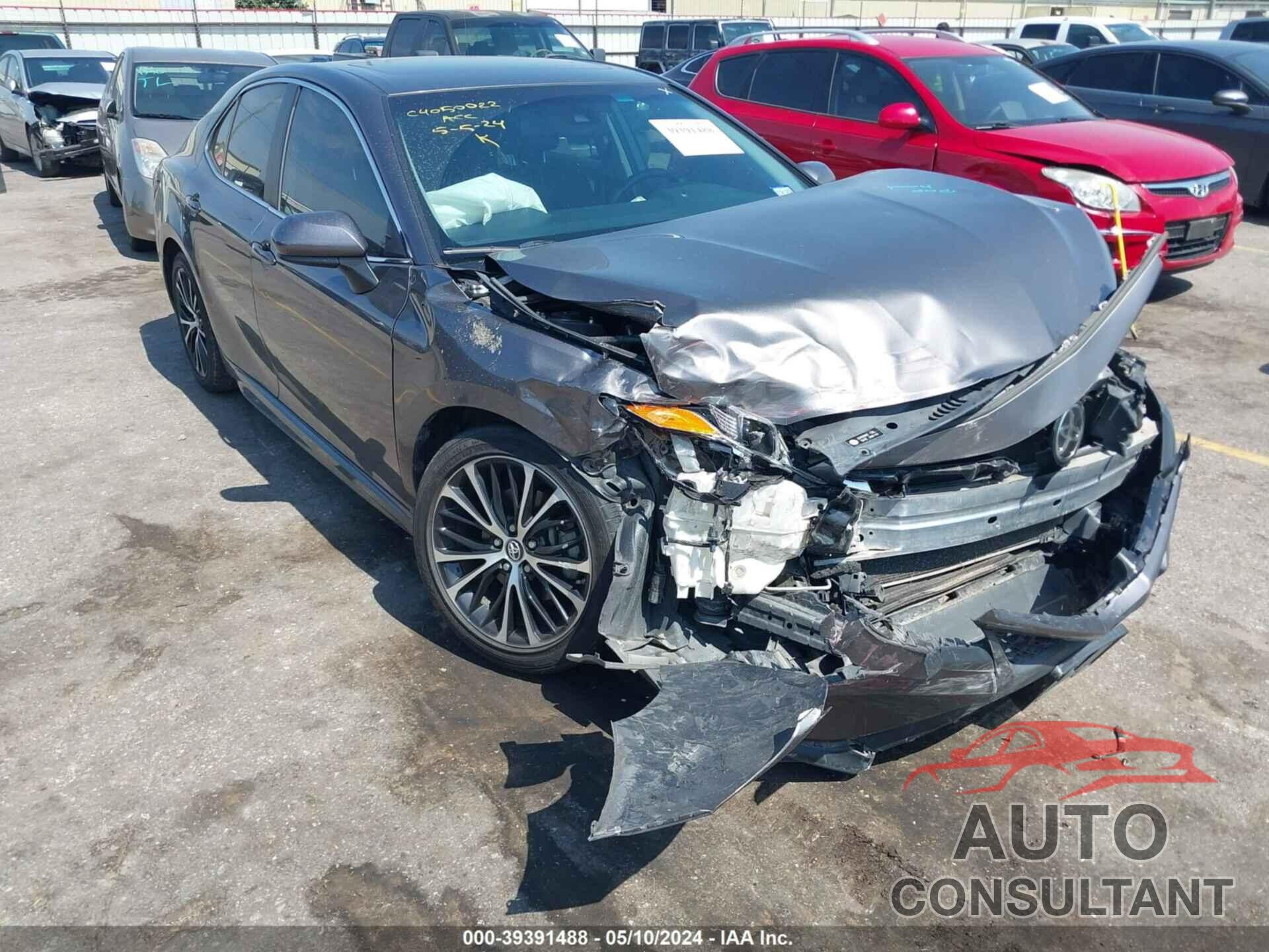 TOYOTA CAMRY 2018 - 4T1B11HK7JU560069