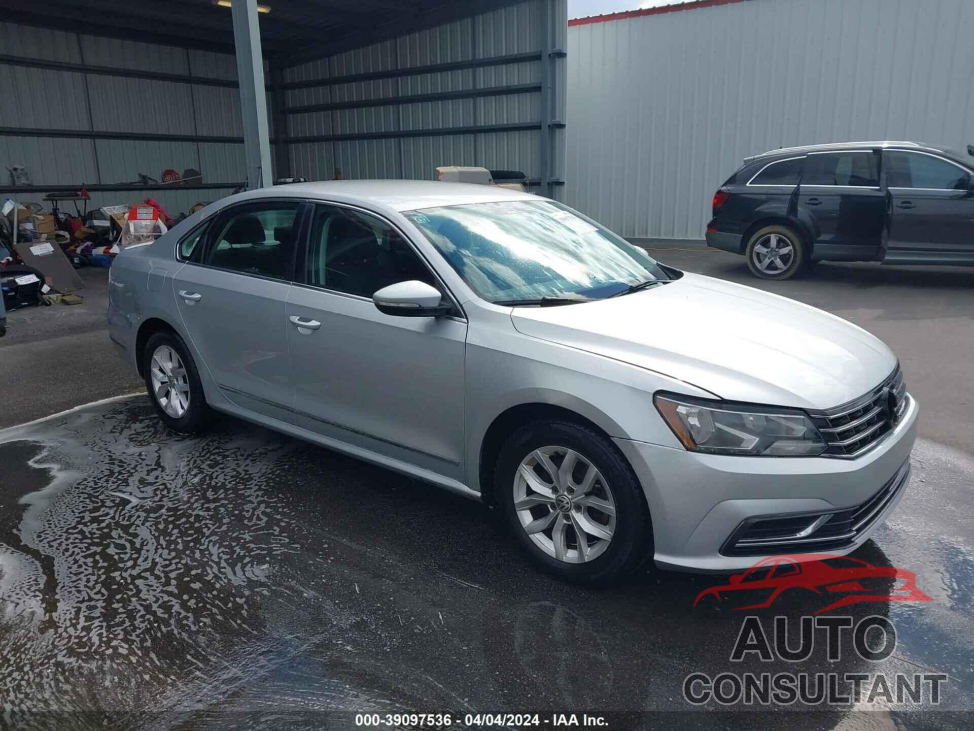 VOLKSWAGEN PASSAT 2016 - 1VWAT7A38GC038241