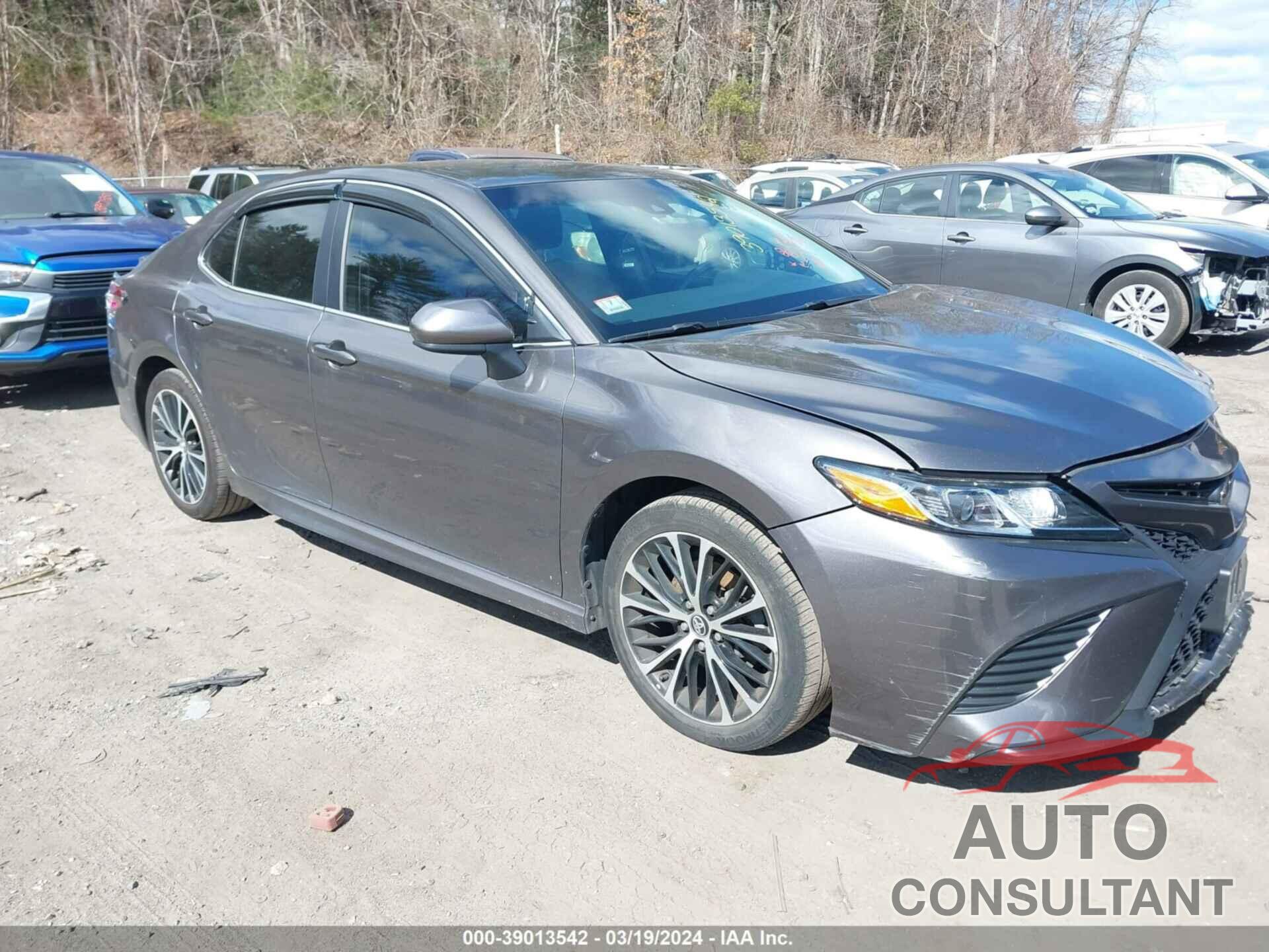 TOYOTA CAMRY 2018 - 4T1B11HK1JU153848
