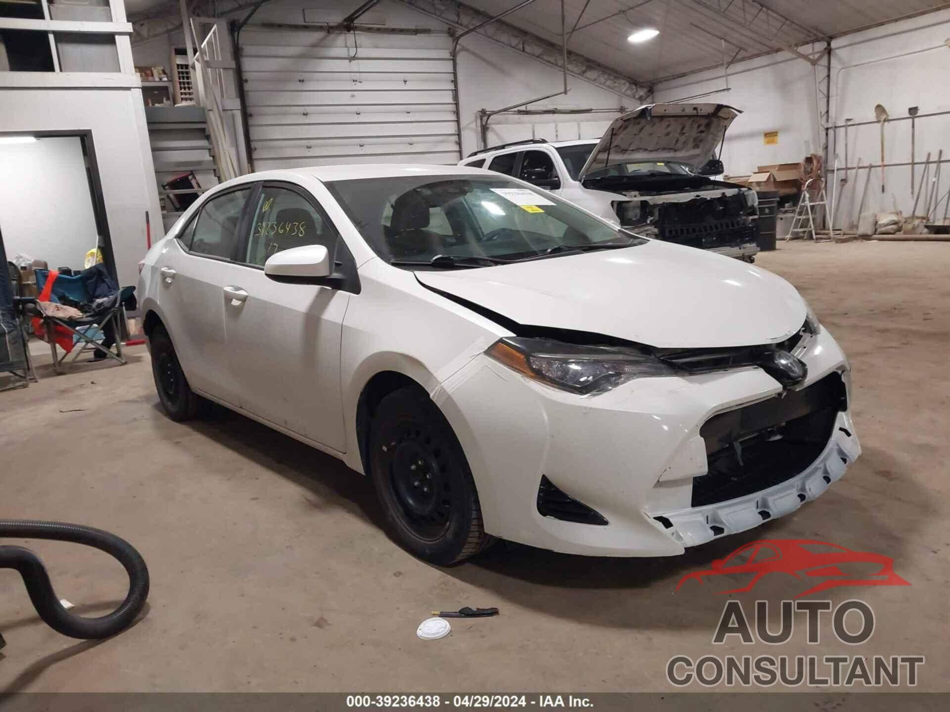 TOYOTA COROLLA 2017 - 5YFBURHE8HP639293