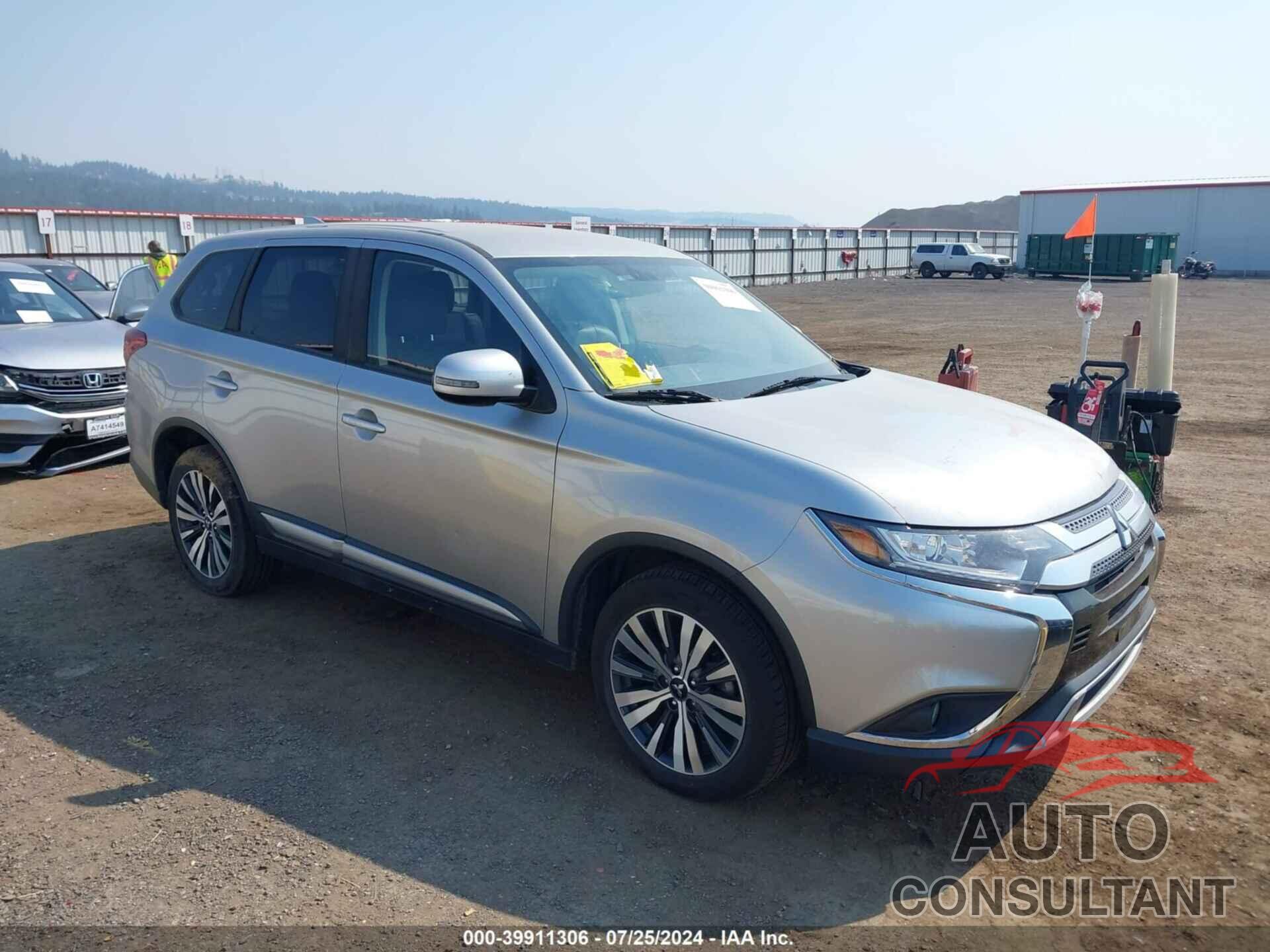 MITSUBISHI OUTLANDER 2019 - JA4AD3A30KZ024083