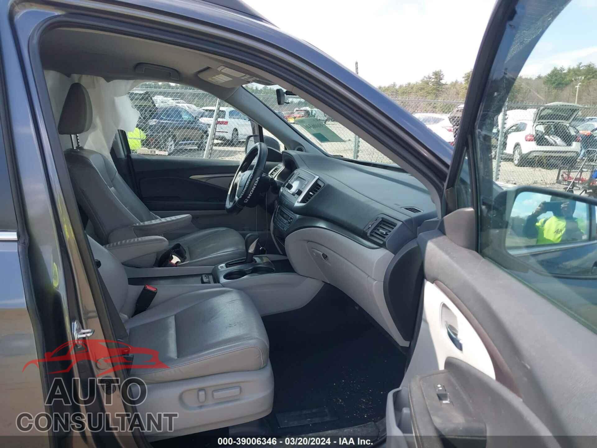 HONDA RIDGELINE 2018 - 5FPYK3F56JB014061