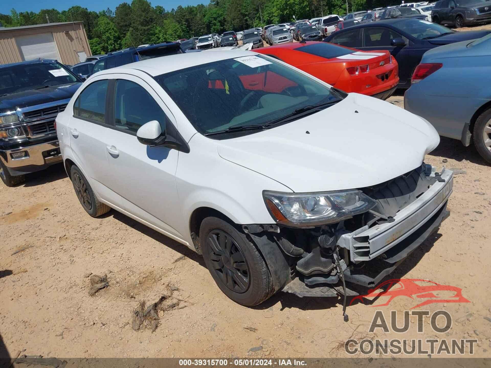 CHEVROLET SONIC 2017 - 1G1JB5SH8H4165452