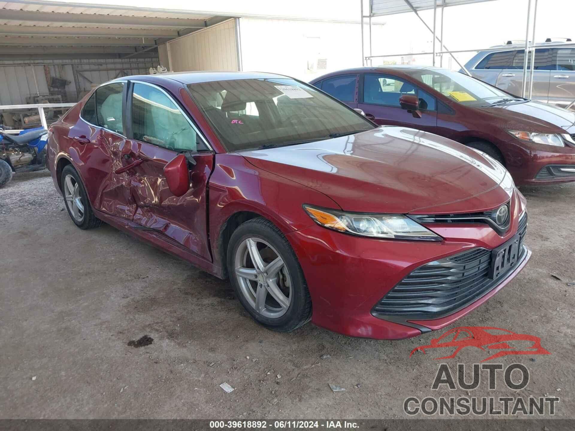 TOYOTA CAMRY 2018 - 4T1B11HK3JU552888