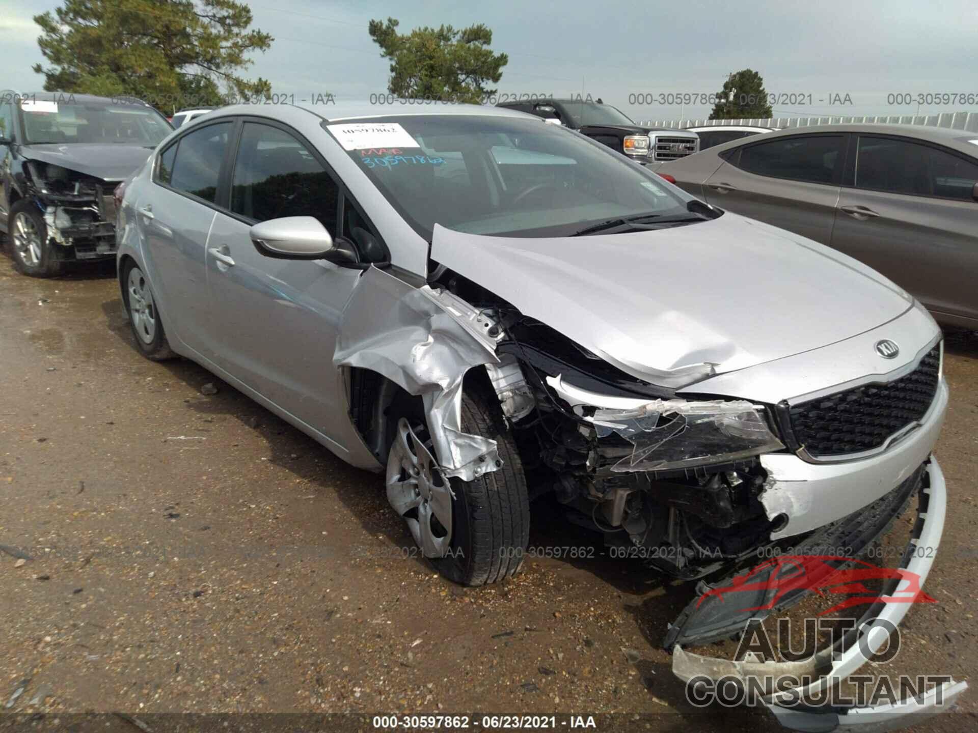 KIA FORTE 2018 - 3KPFK4A75JE231184