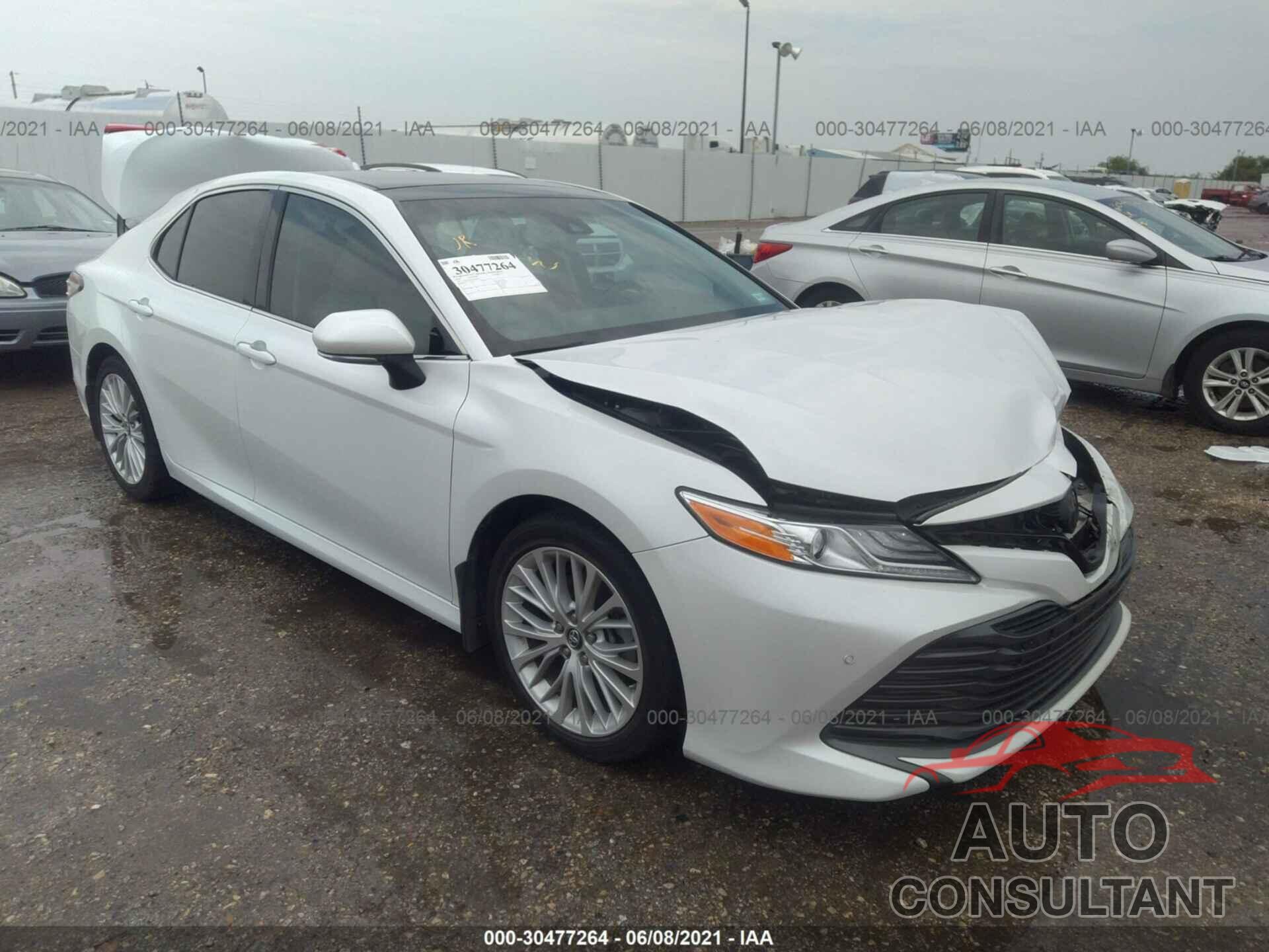 TOYOTA CAMRY 2018 - 4T1B11HK2JU662444