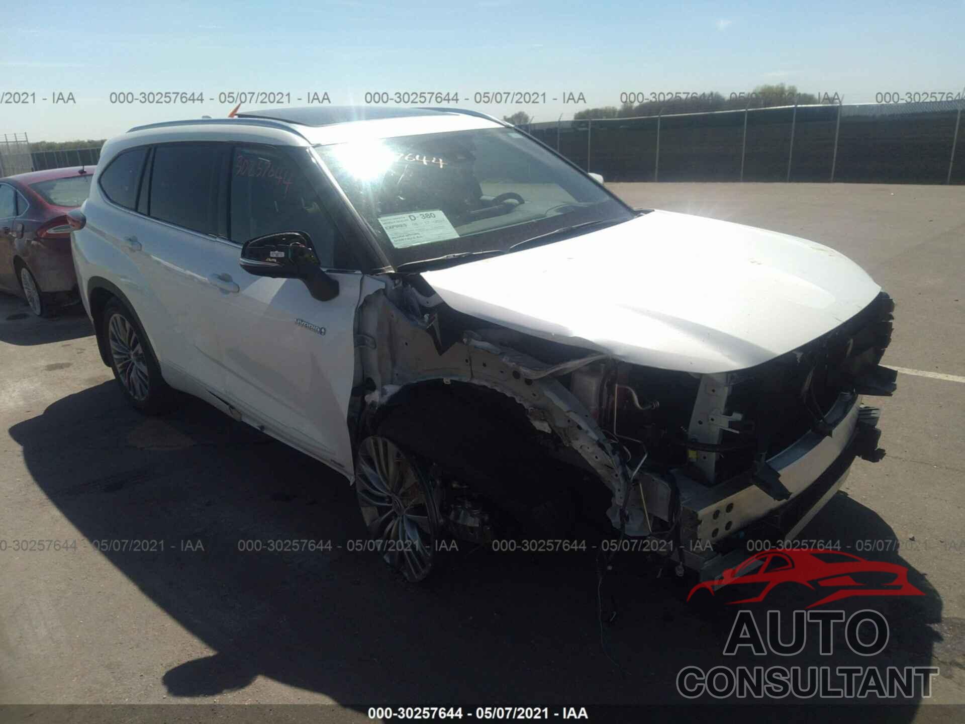 TOYOTA HIGHLANDER 2021 - 5TDEBRCH1MS039897