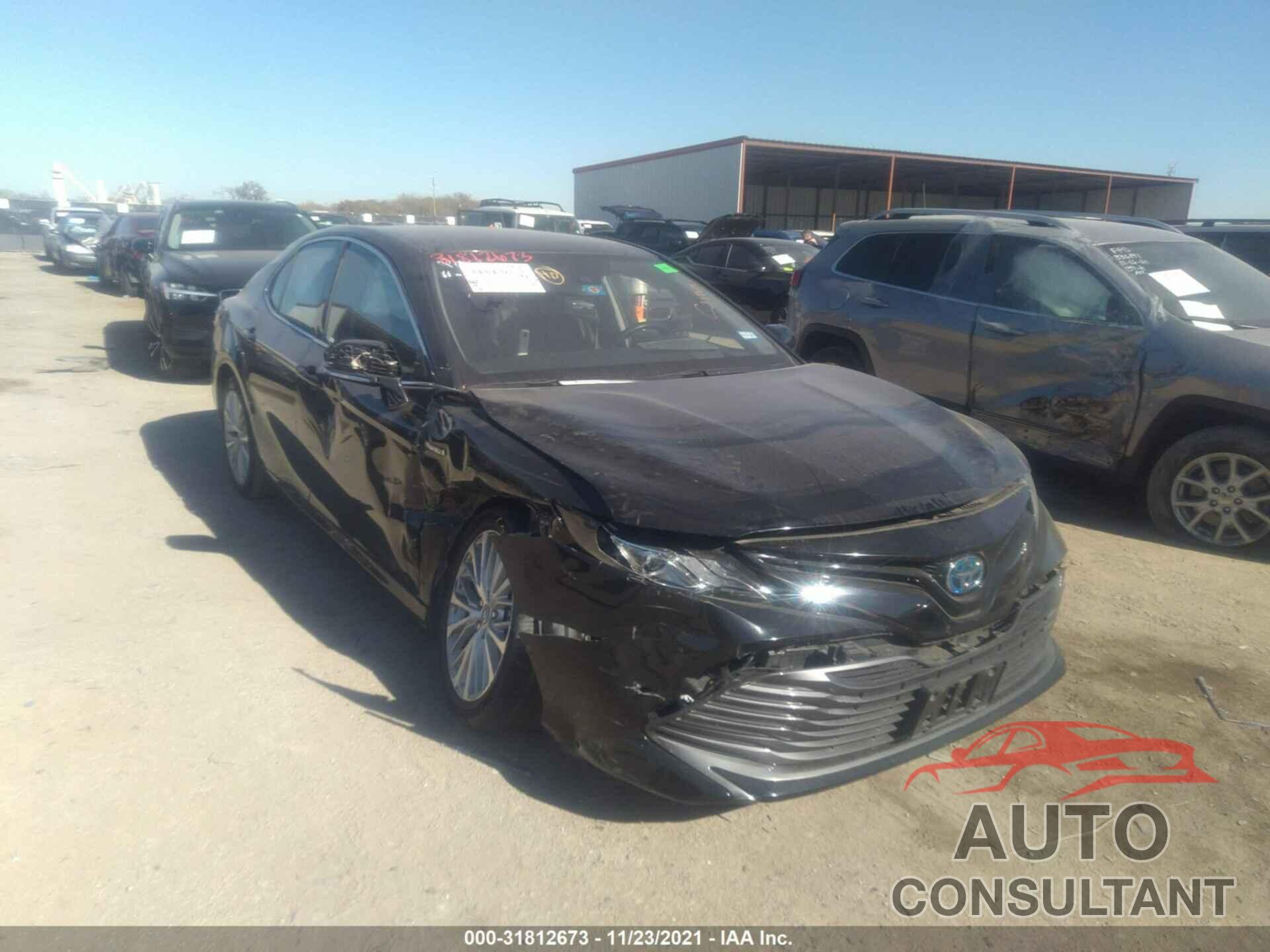 TOYOTA CAMRY 2019 - 4T1B21HK8KU010801