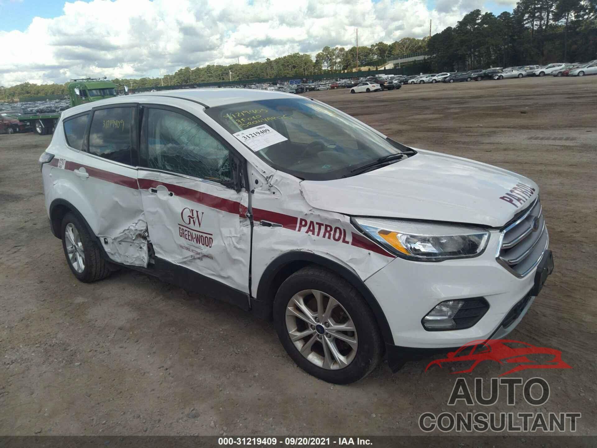 FORD ESCAPE 2017 - 1FMCU9GD6HUA35351