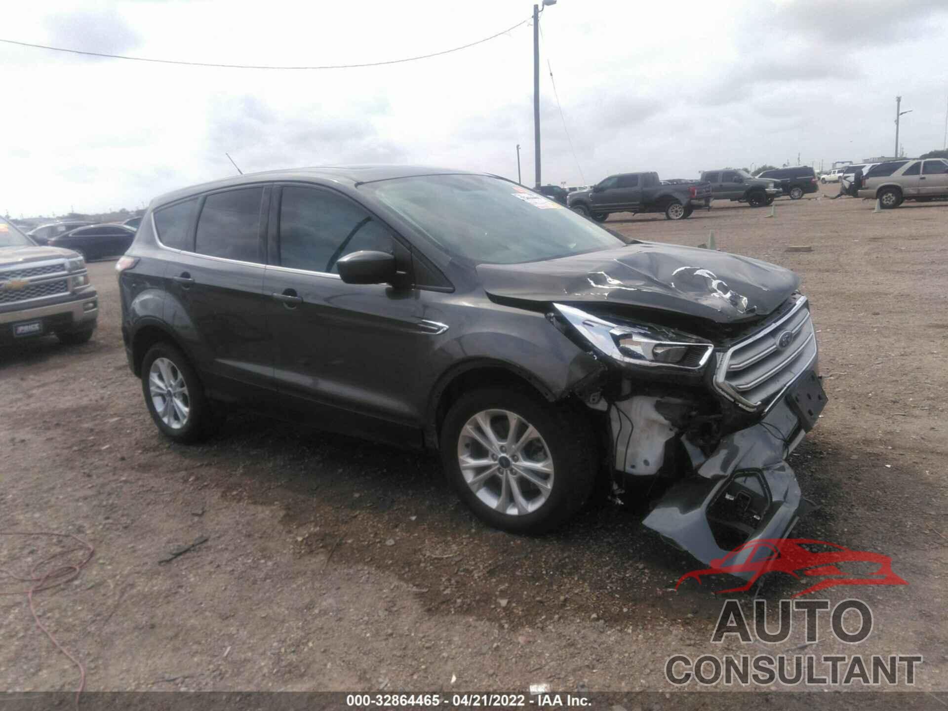 FORD ESCAPE 2017 - 1FMCU0G95HUC53577