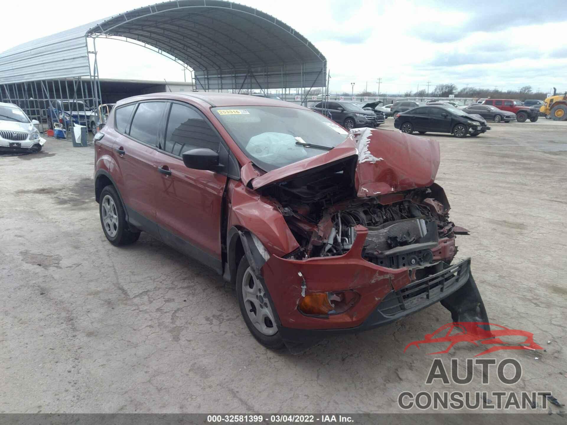 FORD ESCAPE 2019 - 1FMCU0F73KUB26298